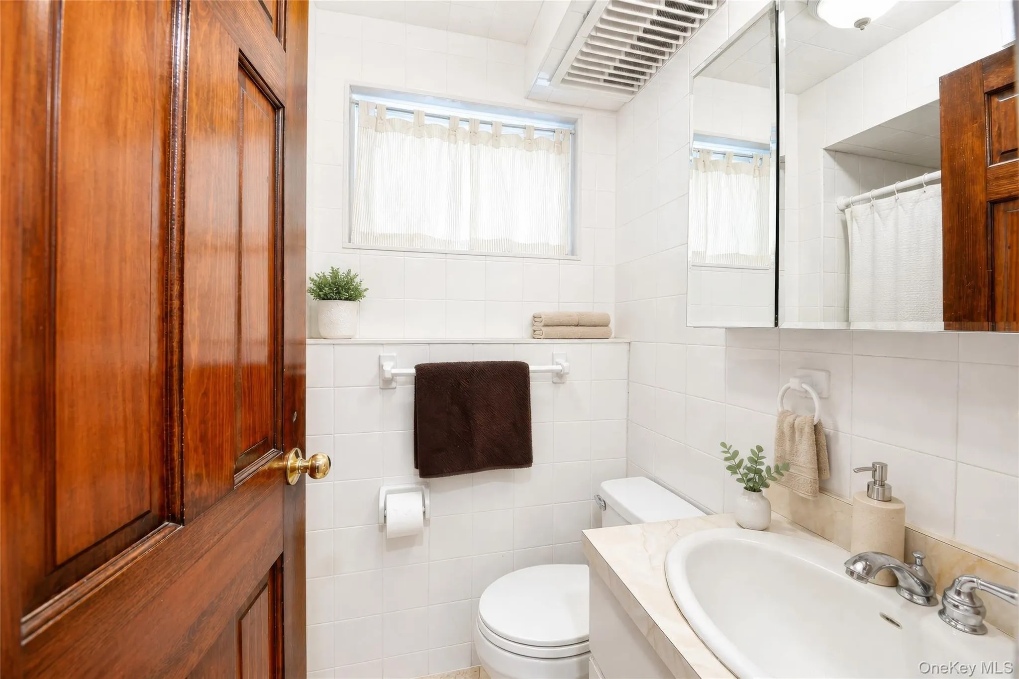 74 Cornell Drive, Smithtown, NY, 3 Bedrooms Bedrooms, 7 Rooms Rooms,2 BathroomsBathrooms,Residential,For Rent,Cornell,0,1001880 74 Cornell Drive, Smithtown, NY, 3 Bedrooms Bedrooms, 7 Rooms Rooms,2 BathroomsBathrooms,Residential,For Rent,Cornell,0,1001880