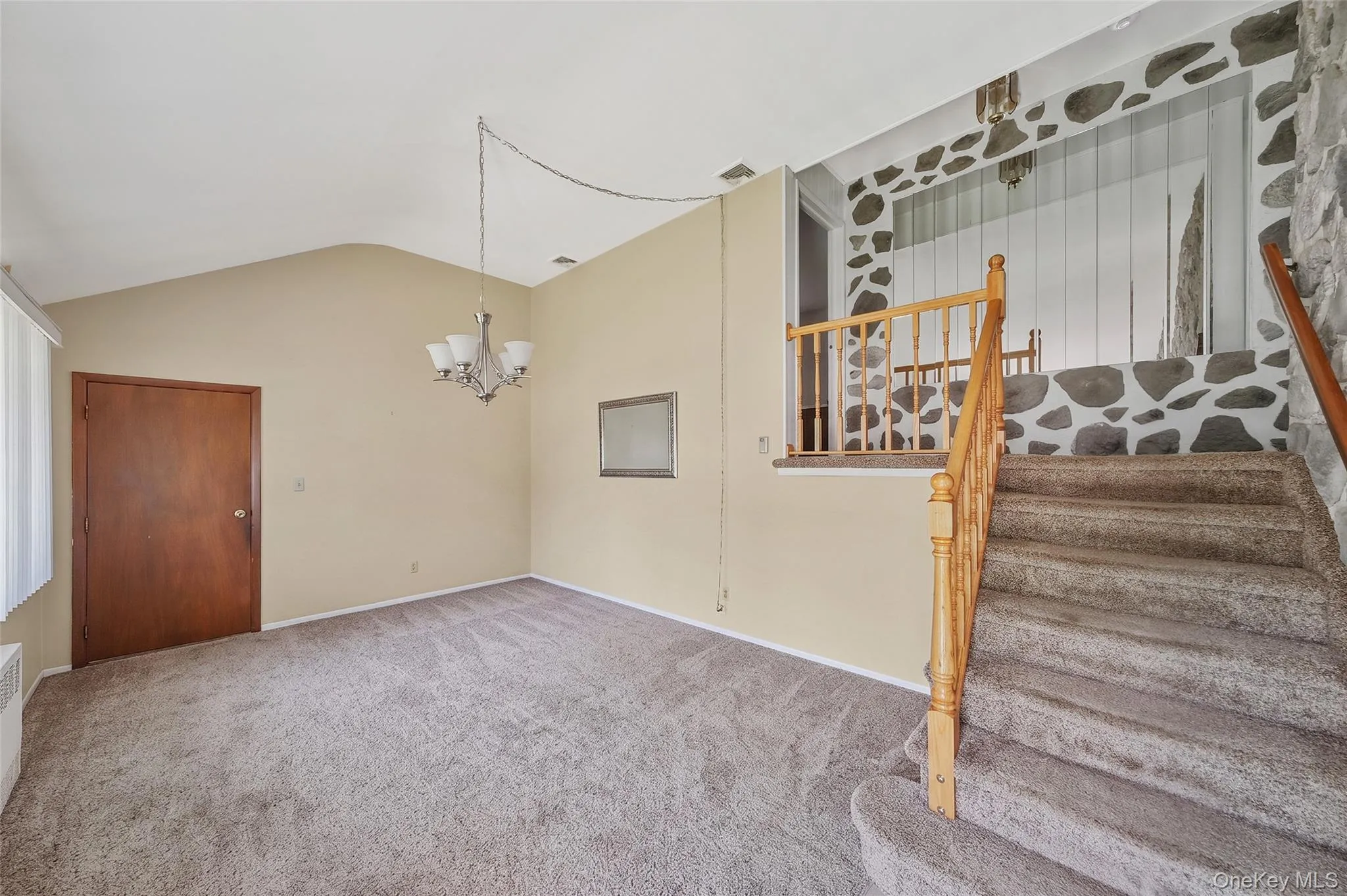 Original Section of Home - Formal LR with Vaulted Ceilings Original Section of Home - Formal LR with Vaulted Ceilings
