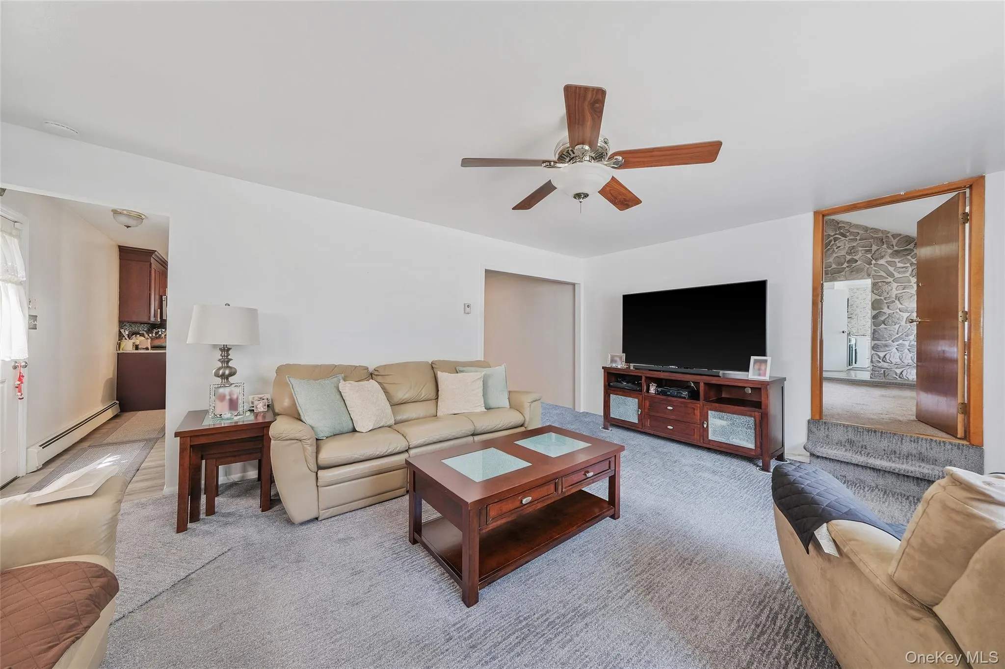 LR in 2 BR Apartment LR in 2 BR Apartment