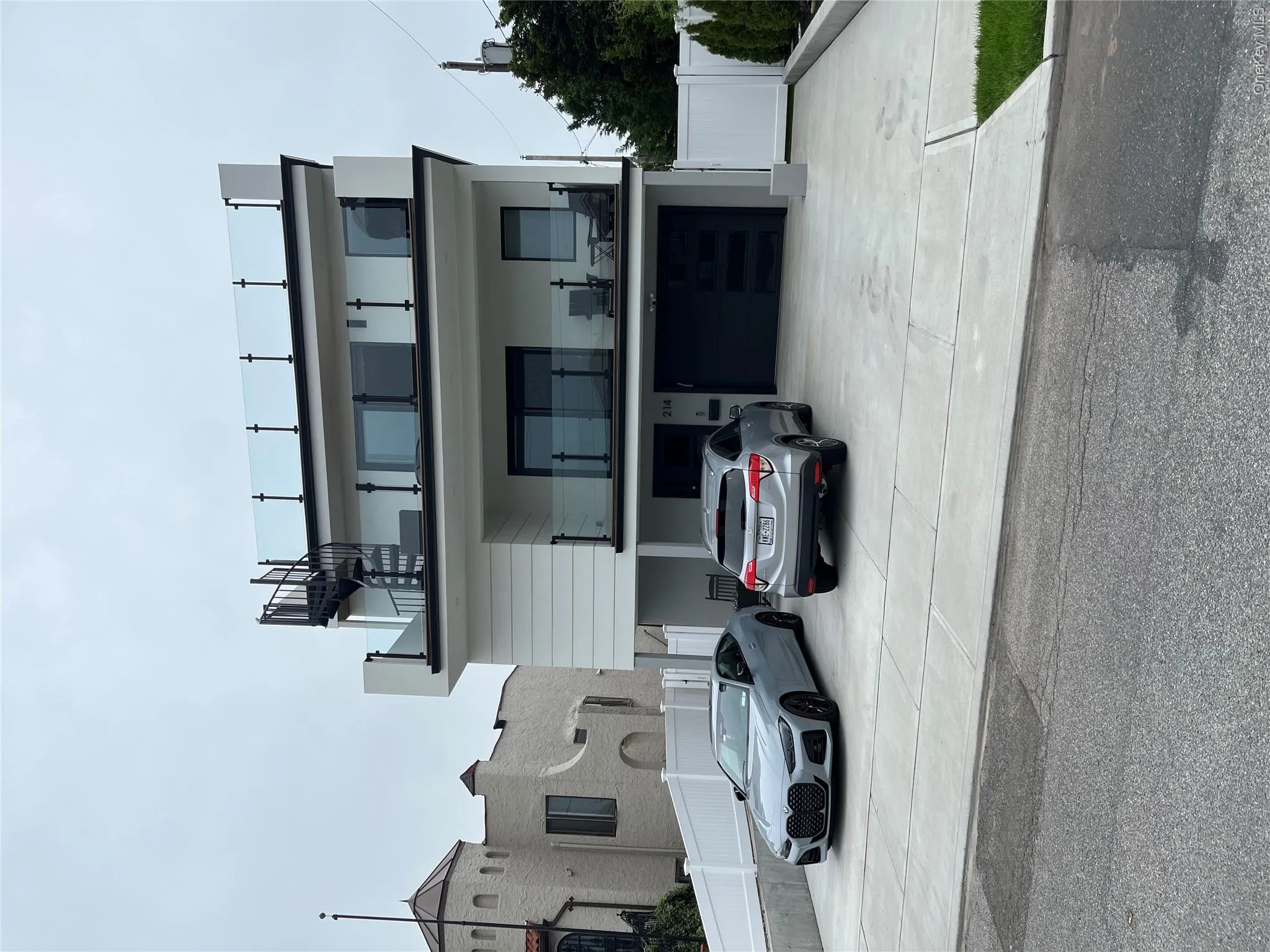 Photo of house with the same design previously built Photo of house with the same design previously built