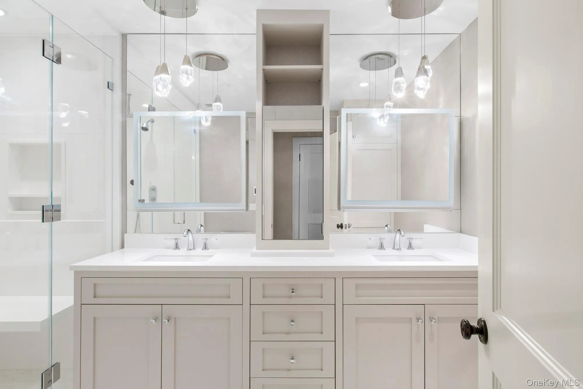 90 Rogers Avenue, Southampton, NY, 5 Bedrooms Bedrooms, 10 Rooms Rooms,3 BathroomsBathrooms,Residential,For Rent,Rogers,0,1001905 90 Rogers Avenue, Southampton, NY, 5 Bedrooms Bedrooms, 10 Rooms Rooms,3 BathroomsBathrooms,Residential,For Rent,Rogers,0,1001905