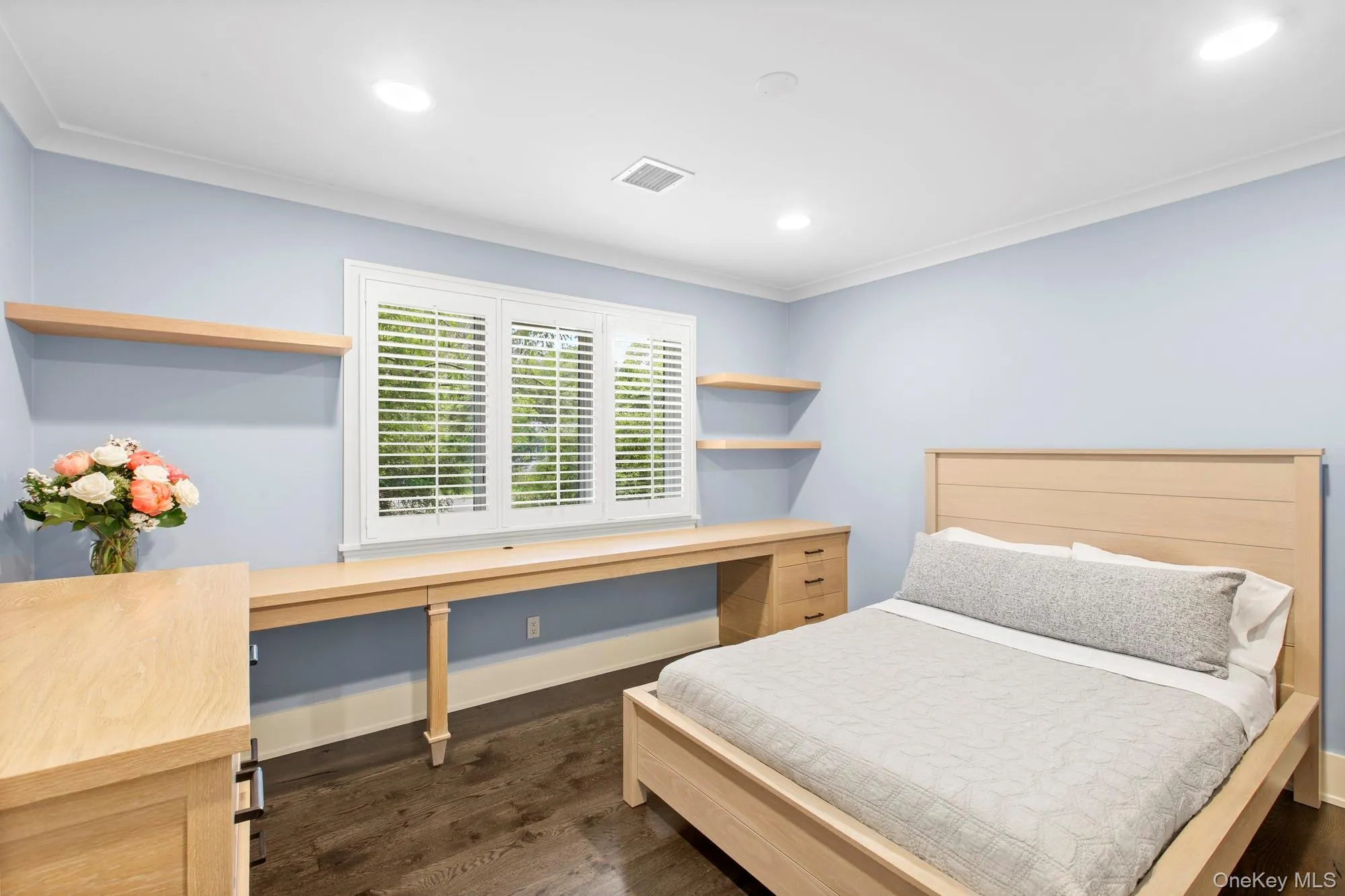 90 Rogers Avenue, Southampton, NY, 5 Bedrooms Bedrooms, 10 Rooms Rooms,3 BathroomsBathrooms,Residential,For Rent,Rogers,0,1001905 90 Rogers Avenue, Southampton, NY, 5 Bedrooms Bedrooms, 10 Rooms Rooms,3 BathroomsBathrooms,Residential,For Rent,Rogers,0,1001905