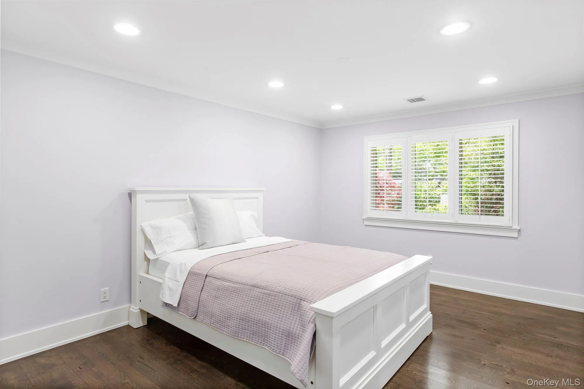 90 Rogers Avenue, Southampton, NY, 5 Bedrooms Bedrooms, 10 Rooms Rooms,3 BathroomsBathrooms,Residential,For Rent,Rogers,0,1001905 90 Rogers Avenue, Southampton, NY, 5 Bedrooms Bedrooms, 10 Rooms Rooms,3 BathroomsBathrooms,Residential,For Rent,Rogers,0,1001905