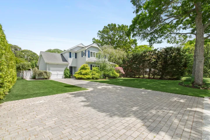 90 Rogers Avenue, Southampton, New York 11978