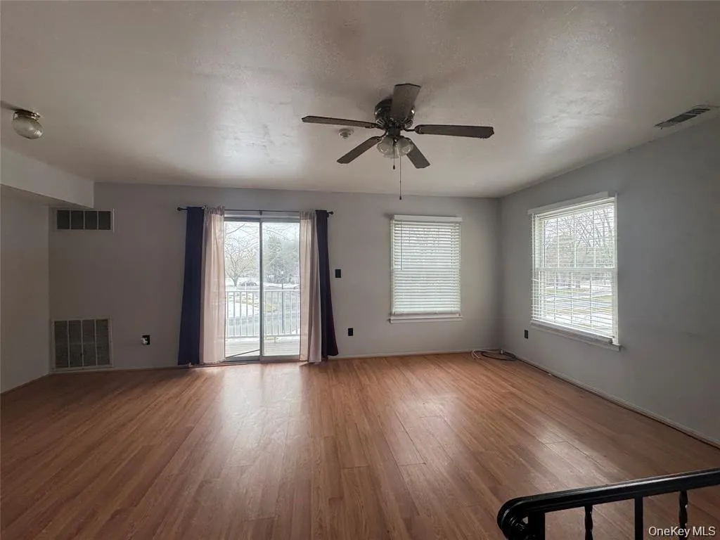 9 Fairview Circle, Brookhaven, NY, 2 Bedrooms Bedrooms, 6 Rooms Rooms,1 BathroomBathrooms,Residential Lease,For Rent,Fairview,0,1001912 9 Fairview Circle, Brookhaven, NY, 2 Bedrooms Bedrooms, 6 Rooms Rooms,1 BathroomBathrooms,Residential Lease,For Rent,Fairview,0,1001912