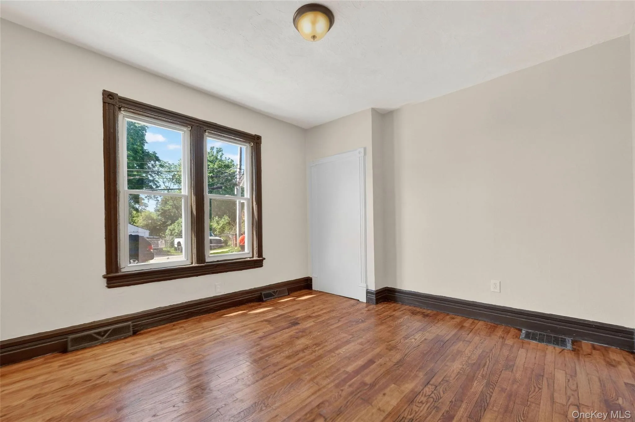 43 High Street, Poughkeepsie, NY, 4 Bedrooms Bedrooms, 7 Rooms Rooms,1 BathroomBathrooms,Residential Lease,For Rent,High,0,1001914 43 High Street, Poughkeepsie, NY, 4 Bedrooms Bedrooms, 7 Rooms Rooms,1 BathroomBathrooms,Residential Lease,For Rent,High,0,1001914