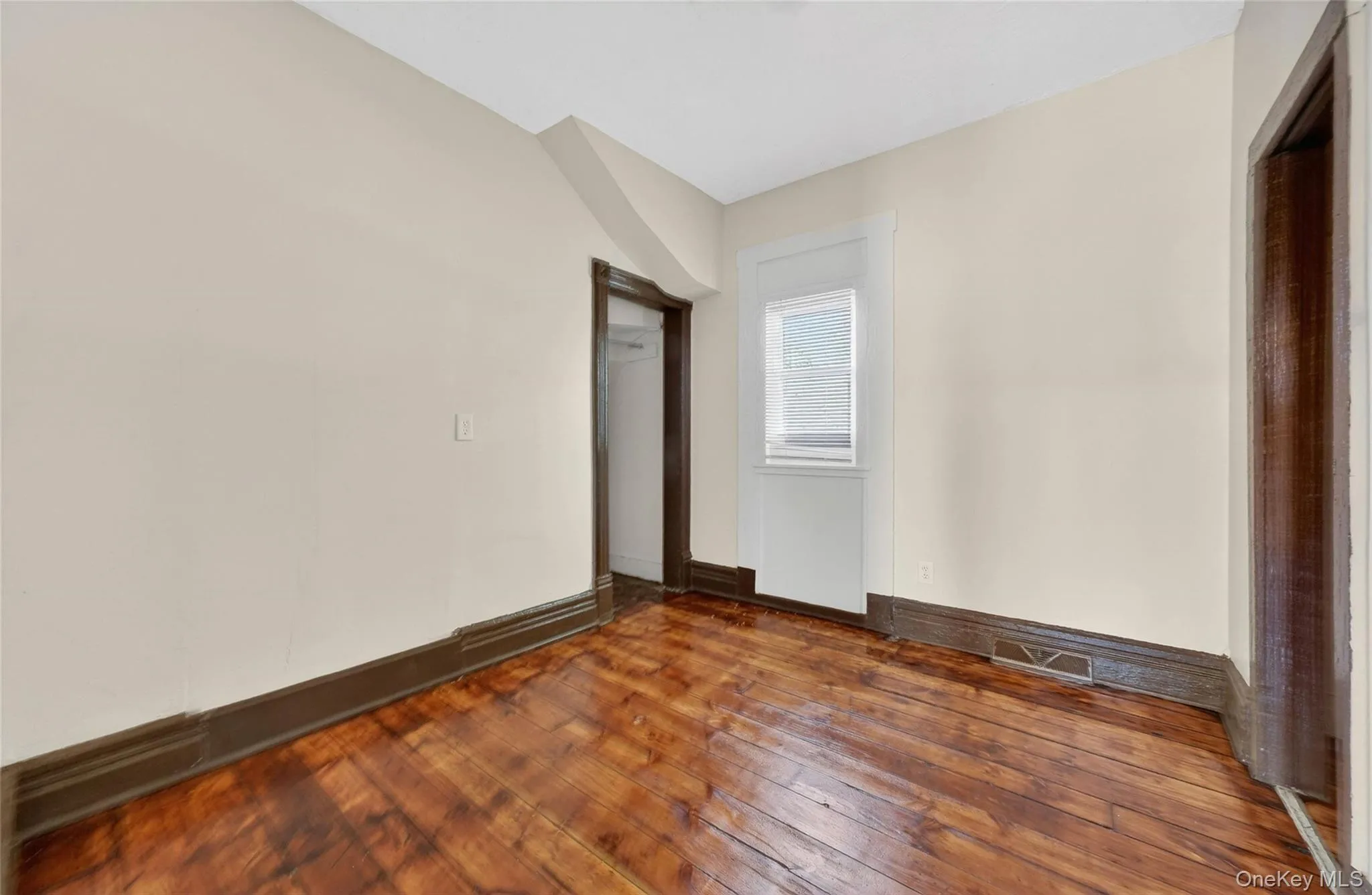 43 High Street, Poughkeepsie, NY, 4 Bedrooms Bedrooms, 7 Rooms Rooms,1 BathroomBathrooms,Residential Lease,For Rent,High,0,1001914 43 High Street, Poughkeepsie, NY, 4 Bedrooms Bedrooms, 7 Rooms Rooms,1 BathroomBathrooms,Residential Lease,For Rent,High,0,1001914