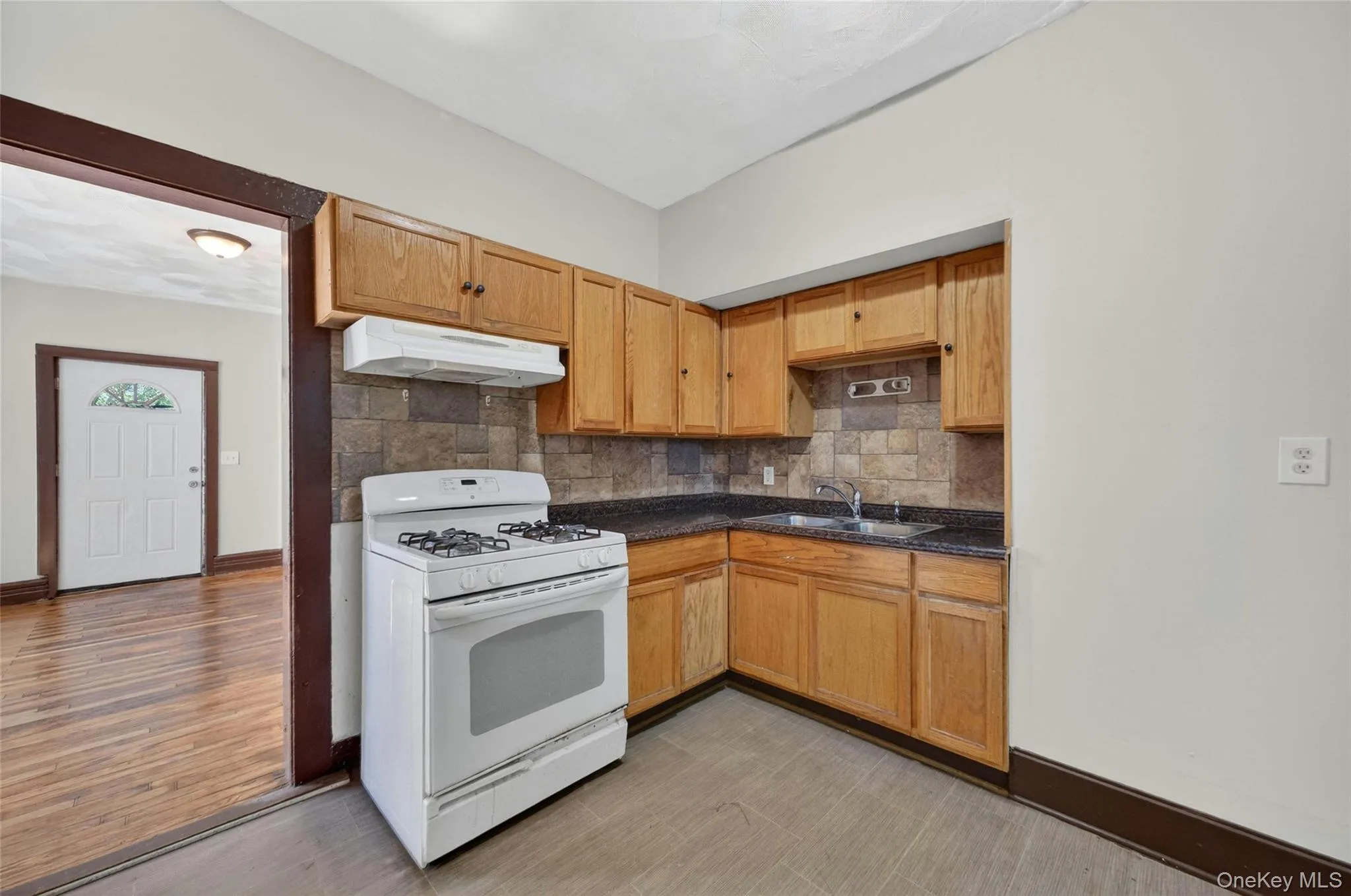 43 High Street, Poughkeepsie, NY, 4 Bedrooms Bedrooms, 7 Rooms Rooms,1 BathroomBathrooms,Residential Lease,For Rent,High,0,1001914 43 High Street, Poughkeepsie, NY, 4 Bedrooms Bedrooms, 7 Rooms Rooms,1 BathroomBathrooms,Residential Lease,For Rent,High,0,1001914