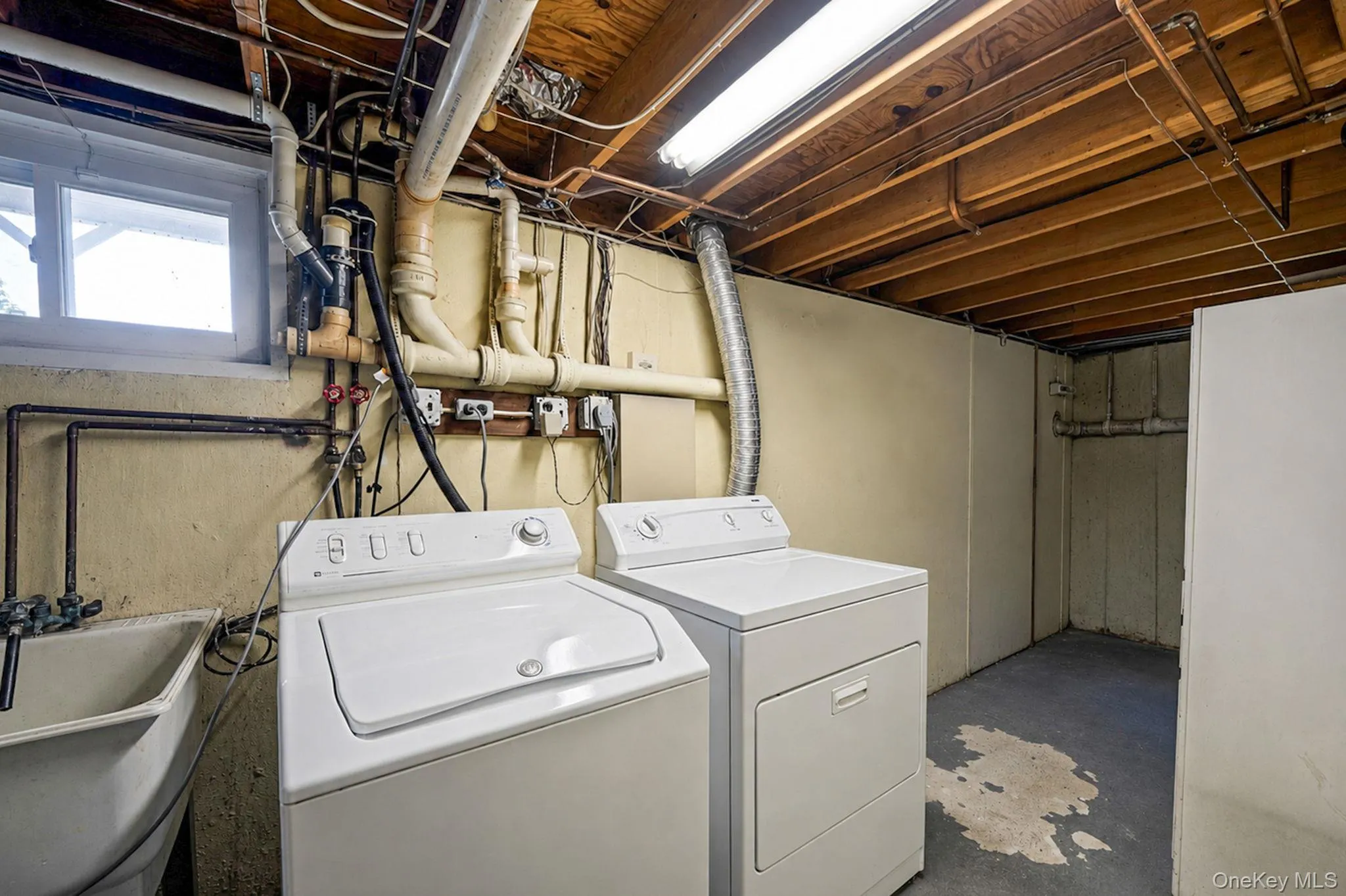 66 Henry Avenue, Babylon, NY, 4 Bedrooms Bedrooms, 7 Rooms Rooms,2 BathroomsBathrooms,Residential,For Rent,Henry,0,1001919 66 Henry Avenue, Babylon, NY, 4 Bedrooms Bedrooms, 7 Rooms Rooms,2 BathroomsBathrooms,Residential,For Rent,Henry,0,1001919