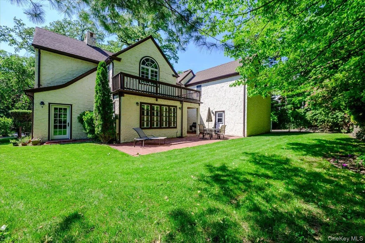 11 Myrtle Drive, North Hempstead, NY, 4 Bedrooms Bedrooms, 9 Rooms Rooms,3 BathroomsBathrooms,Residential,For Rent,Myrtle,0,1001930 11 Myrtle Drive, North Hempstead, NY, 4 Bedrooms Bedrooms, 9 Rooms Rooms,3 BathroomsBathrooms,Residential,For Rent,Myrtle,0,1001930