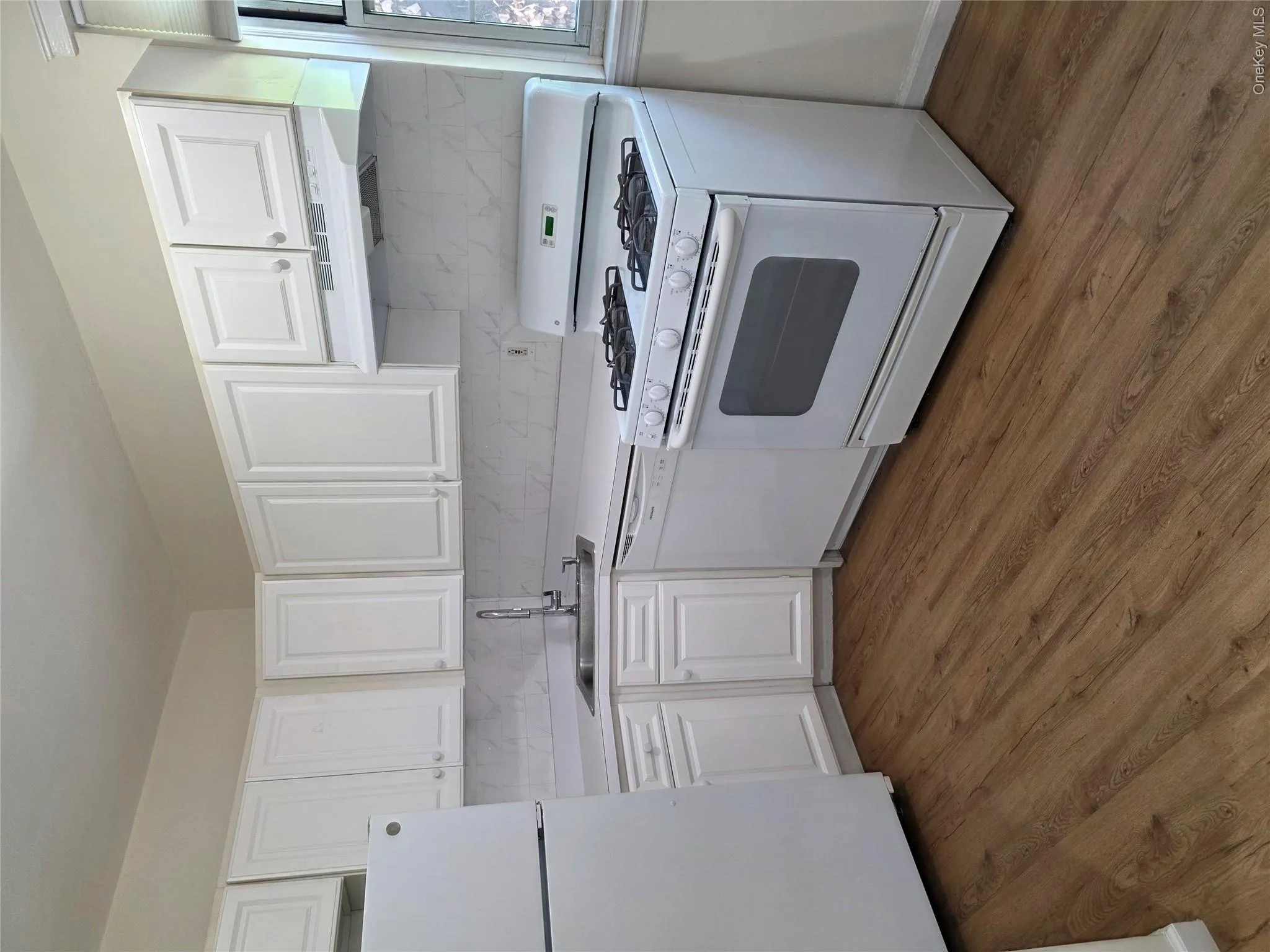 141-04 77 Avenue, New York, NY, 1 Bedroom Bedrooms, 4 Rooms Rooms,1 BathroomBathrooms,Residential,For Rent,77,0,1001935 141-04 77 Avenue, New York, NY, 1 Bedroom Bedrooms, 4 Rooms Rooms,1 BathroomBathrooms,Residential,For Rent,77,0,1001935