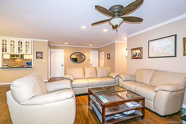 21 Canterbury Road, North Hempstead, NY, 3 Bedrooms Bedrooms, 6 Rooms Rooms,2 BathroomsBathrooms,Residential Sale,For Rent,Canterbury,0,1001936 21 Canterbury Road, North Hempstead, NY, 3 Bedrooms Bedrooms, 6 Rooms Rooms,2 BathroomsBathrooms,Residential Sale,For Rent,Canterbury,0,1001936