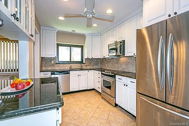 21 Canterbury Road, North Hempstead, NY, 3 Bedrooms Bedrooms, 6 Rooms Rooms,2 BathroomsBathrooms,Residential Sale,For Rent,Canterbury,0,1001936 21 Canterbury Road, North Hempstead, NY, 3 Bedrooms Bedrooms, 6 Rooms Rooms,2 BathroomsBathrooms,Residential Sale,For Rent,Canterbury,0,1001936
