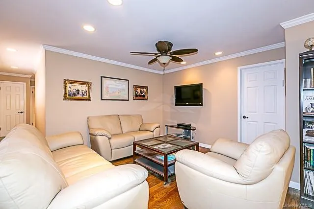 21 Canterbury Road, North Hempstead, NY, 3 Bedrooms Bedrooms, 6 Rooms Rooms,2 BathroomsBathrooms,Residential Sale,For Rent,Canterbury,0,1001936 21 Canterbury Road, North Hempstead, NY, 3 Bedrooms Bedrooms, 6 Rooms Rooms,2 BathroomsBathrooms,Residential Sale,For Rent,Canterbury,0,1001936