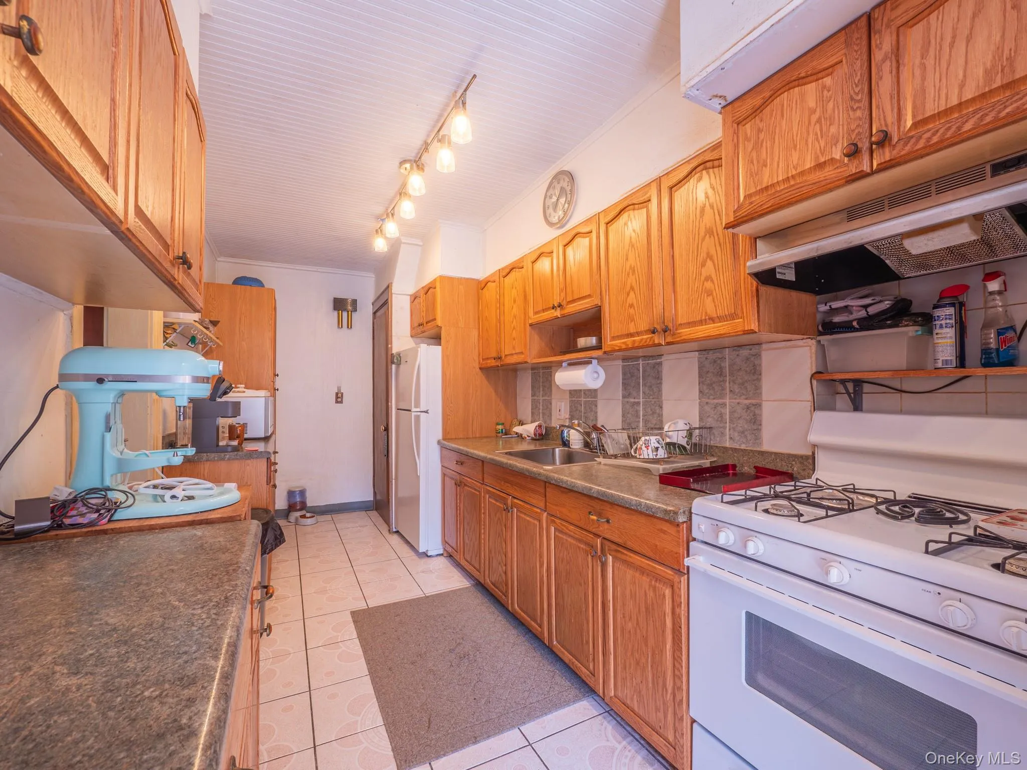 8914 63rd Avenue, New York, NY, 3 Bedrooms Bedrooms, 9 Rooms Rooms,2 BathroomsBathrooms,Residential,For Rent,63rd,0,1001940 8914 63rd Avenue, New York, NY, 3 Bedrooms Bedrooms, 9 Rooms Rooms,2 BathroomsBathrooms,Residential,For Rent,63rd,0,1001940