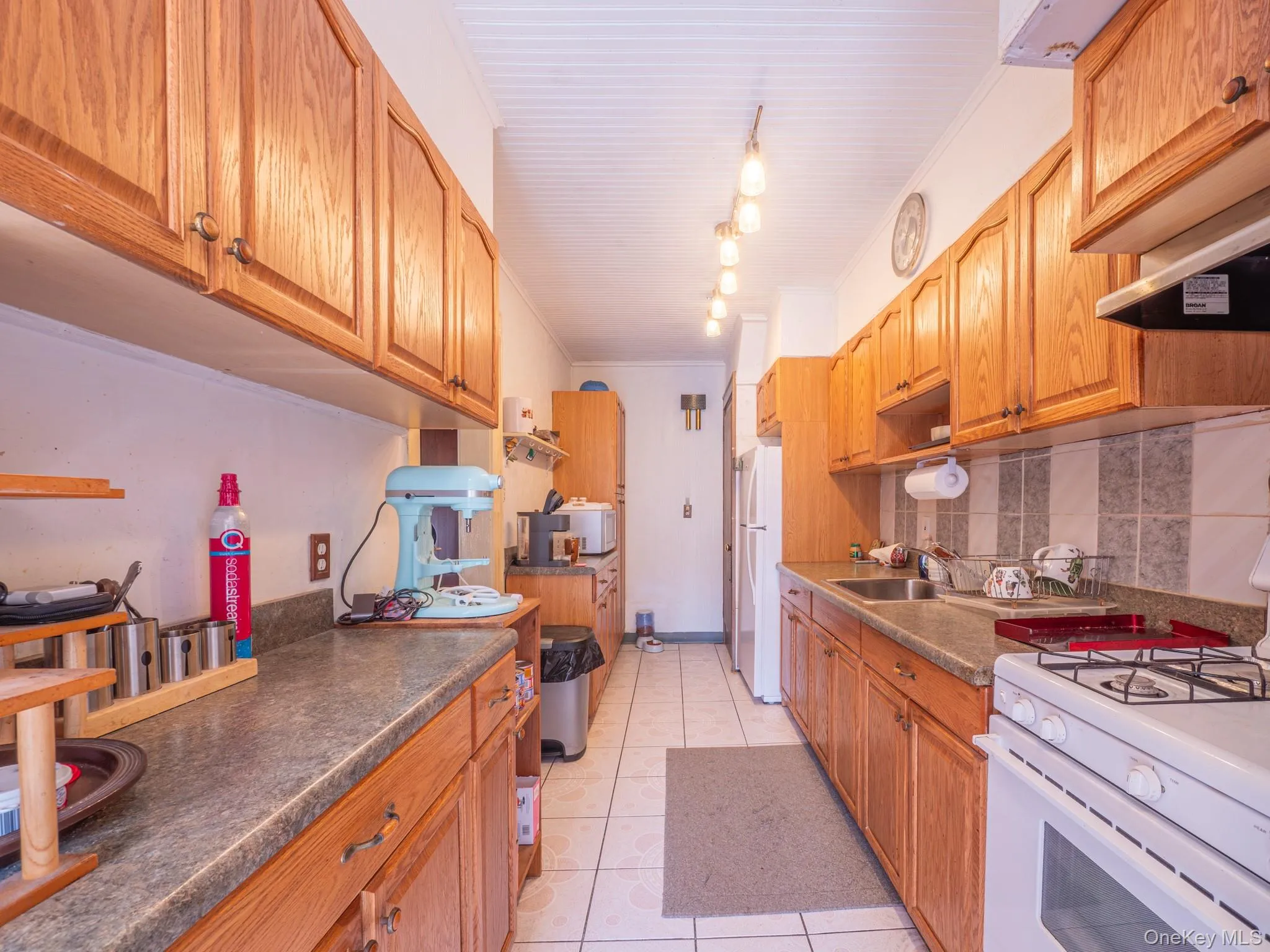 8914 63rd Avenue, New York, NY, 3 Bedrooms Bedrooms, 9 Rooms Rooms,2 BathroomsBathrooms,Residential,For Rent,63rd,0,1001940 8914 63rd Avenue, New York, NY, 3 Bedrooms Bedrooms, 9 Rooms Rooms,2 BathroomsBathrooms,Residential,For Rent,63rd,0,1001940