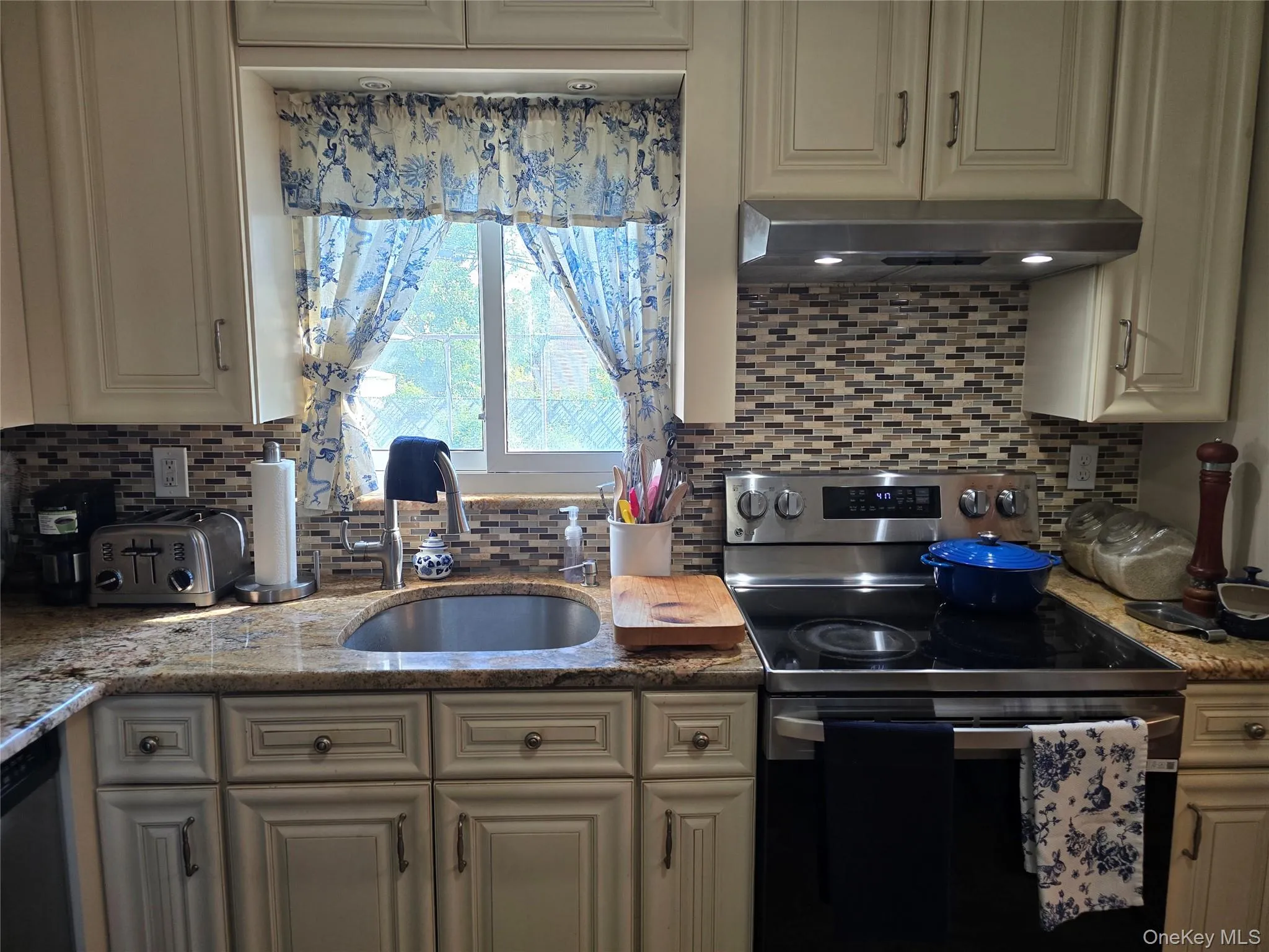 2127 Leighton Road, Hempstead, NY, 3 Bedrooms Bedrooms, 6 Rooms Rooms,2 BathroomsBathrooms,Residential Sale,For Rent,Leighton,0,1001947 2127 Leighton Road, Hempstead, NY, 3 Bedrooms Bedrooms, 6 Rooms Rooms,2 BathroomsBathrooms,Residential Sale,For Rent,Leighton,0,1001947