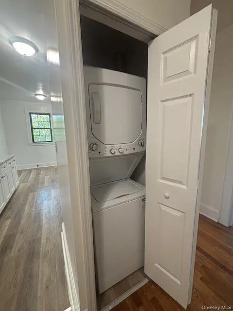 28 Neck Road, Huntington, NY, 1 Bedroom Bedrooms, 3 Rooms Rooms,1 BathroomBathrooms,Residential Lease,For Rent,Neck,0,1001954 28 Neck Road, Huntington, NY, 1 Bedroom Bedrooms, 3 Rooms Rooms,1 BathroomBathrooms,Residential Lease,For Rent,Neck,0,1001954