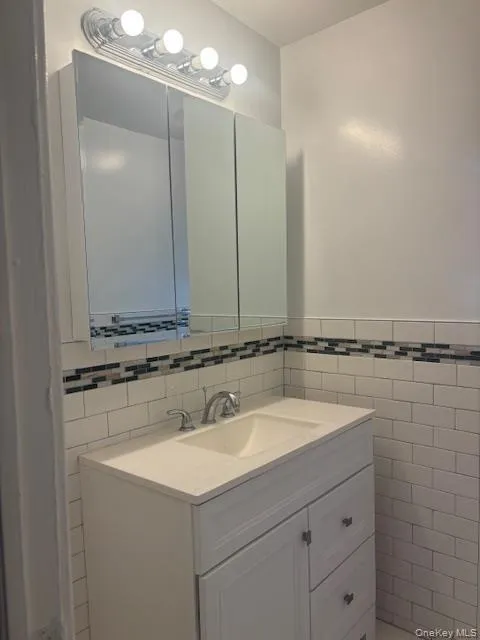 28 Neck Road, Huntington, NY, 1 Bedroom Bedrooms, 3 Rooms Rooms,1 BathroomBathrooms,Residential Lease,For Rent,Neck,0,1001954 28 Neck Road, Huntington, NY, 1 Bedroom Bedrooms, 3 Rooms Rooms,1 BathroomBathrooms,Residential Lease,For Rent,Neck,0,1001954