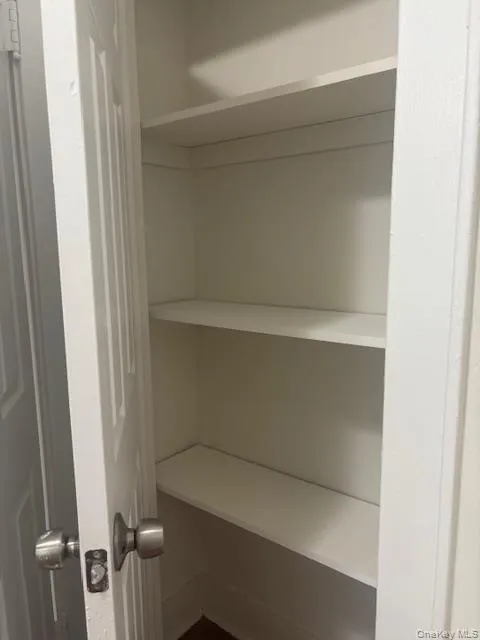 28 Neck Road, Huntington, NY, 1 Bedroom Bedrooms, 3 Rooms Rooms,1 BathroomBathrooms,Residential Lease,For Rent,Neck,0,1001954 28 Neck Road, Huntington, NY, 1 Bedroom Bedrooms, 3 Rooms Rooms,1 BathroomBathrooms,Residential Lease,For Rent,Neck,0,1001954