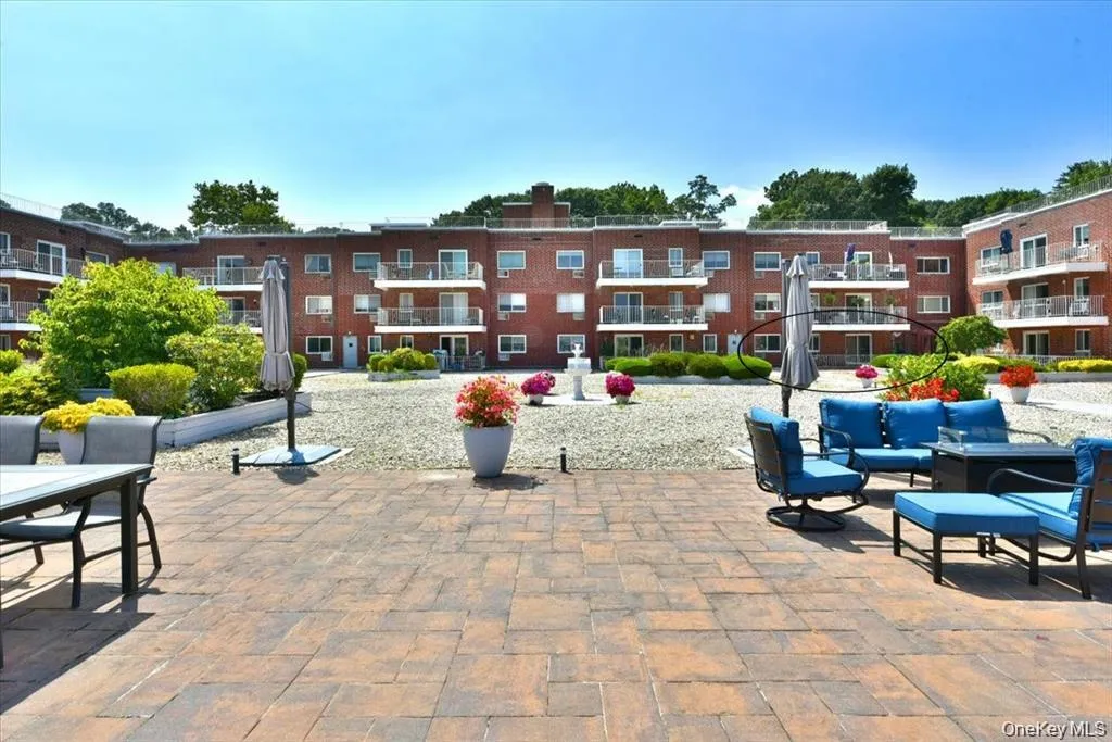 320 East Shore Road, North Hempstead, NY, 1 Bedroom Bedrooms, 3 Rooms Rooms,1 BathroomBathrooms,Residential Lease,For Rent,East Shore Road,0,1001957 320 East Shore Road, North Hempstead, NY, 1 Bedroom Bedrooms, 3 Rooms Rooms,1 BathroomBathrooms,Residential Lease,For Rent,East Shore Road,0,1001957