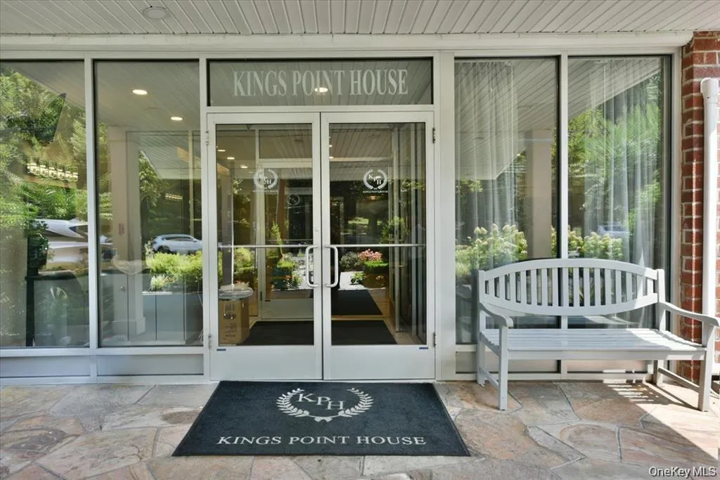 320 East Shore Road, North Hempstead, NY, 1 Bedroom Bedrooms, 3 Rooms Rooms,1 BathroomBathrooms,Residential Lease,For Rent,East Shore Road,0,1001957 320 East Shore Road, North Hempstead, NY, 1 Bedroom Bedrooms, 3 Rooms Rooms,1 BathroomBathrooms,Residential Lease,For Rent,East Shore Road,0,1001957