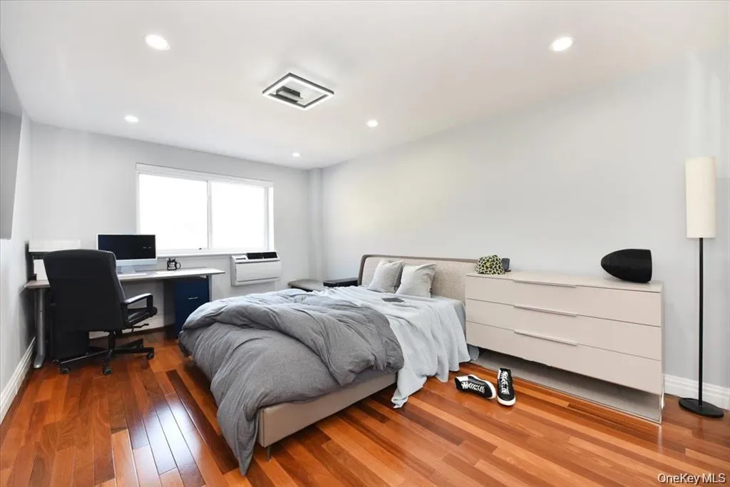 320 East Shore Road, North Hempstead, NY, 1 Bedroom Bedrooms, 3 Rooms Rooms,1 BathroomBathrooms,Residential Lease,For Rent,East Shore Road,0,1001957 320 East Shore Road, North Hempstead, NY, 1 Bedroom Bedrooms, 3 Rooms Rooms,1 BathroomBathrooms,Residential Lease,For Rent,East Shore Road,0,1001957