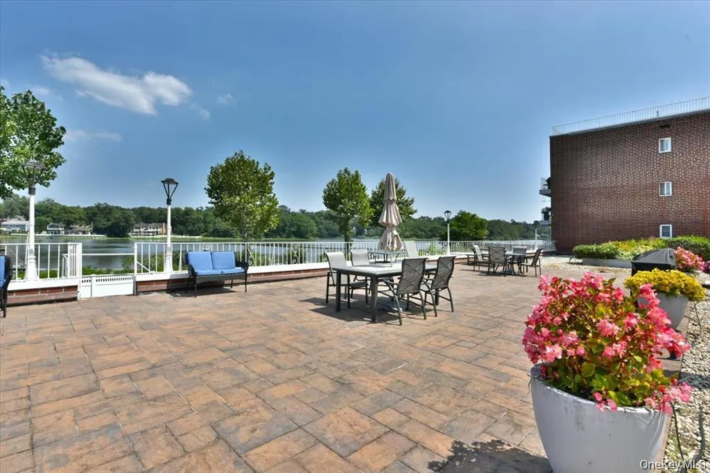 320 East Shore Road, North Hempstead, NY, 1 Bedroom Bedrooms, 3 Rooms Rooms,1 BathroomBathrooms,Residential Lease,For Rent,East Shore Road,0,1001957 320 East Shore Road, North Hempstead, NY, 1 Bedroom Bedrooms, 3 Rooms Rooms,1 BathroomBathrooms,Residential Lease,For Rent,East Shore Road,0,1001957