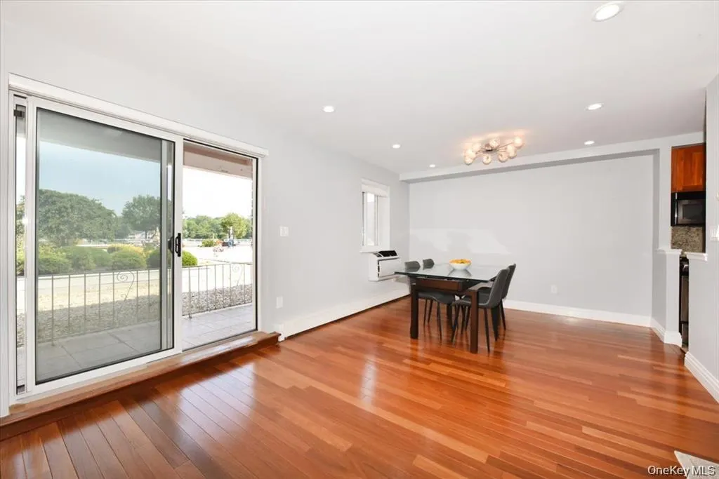 320 East Shore Road, North Hempstead, NY, 1 Bedroom Bedrooms, 3 Rooms Rooms,1 BathroomBathrooms,Residential Lease,For Rent,East Shore Road,0,1001957 320 East Shore Road, North Hempstead, NY, 1 Bedroom Bedrooms, 3 Rooms Rooms,1 BathroomBathrooms,Residential Lease,For Rent,East Shore Road,0,1001957