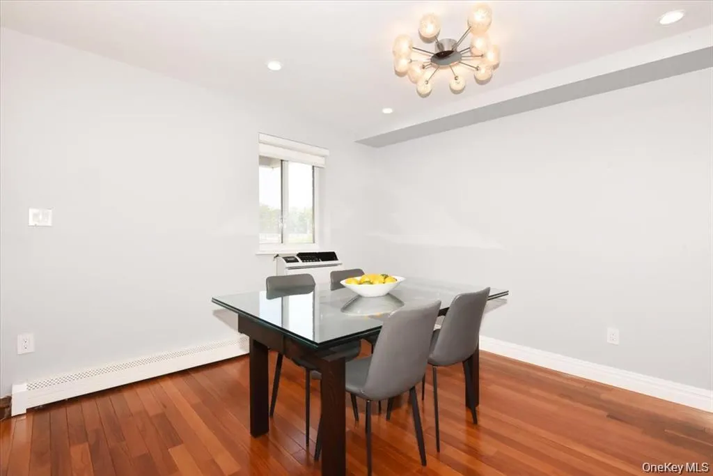 320 East Shore Road, North Hempstead, NY, 1 Bedroom Bedrooms, 3 Rooms Rooms,1 BathroomBathrooms,Residential Lease,For Rent,East Shore Road,0,1001957 320 East Shore Road, North Hempstead, NY, 1 Bedroom Bedrooms, 3 Rooms Rooms,1 BathroomBathrooms,Residential Lease,For Rent,East Shore Road,0,1001957
