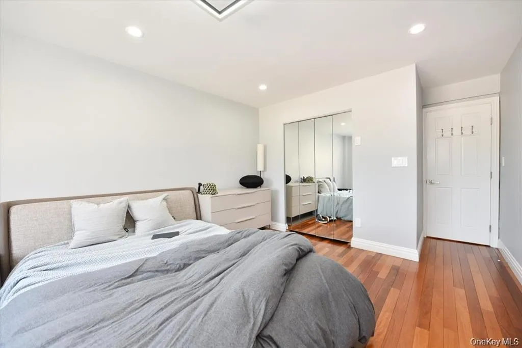 320 East Shore Road, North Hempstead, NY, 1 Bedroom Bedrooms, 3 Rooms Rooms,1 BathroomBathrooms,Residential Lease,For Rent,East Shore Road,0,1001957 320 East Shore Road, North Hempstead, NY, 1 Bedroom Bedrooms, 3 Rooms Rooms,1 BathroomBathrooms,Residential Lease,For Rent,East Shore Road,0,1001957
