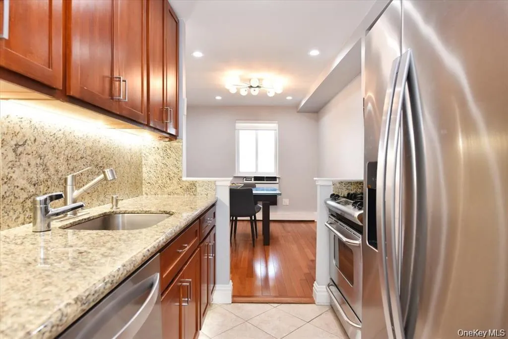 320 East Shore Road, North Hempstead, NY, 1 Bedroom Bedrooms, 3 Rooms Rooms,1 BathroomBathrooms,Residential Lease,For Rent,East Shore Road,0,1001957 320 East Shore Road, North Hempstead, NY, 1 Bedroom Bedrooms, 3 Rooms Rooms,1 BathroomBathrooms,Residential Lease,For Rent,East Shore Road,0,1001957
