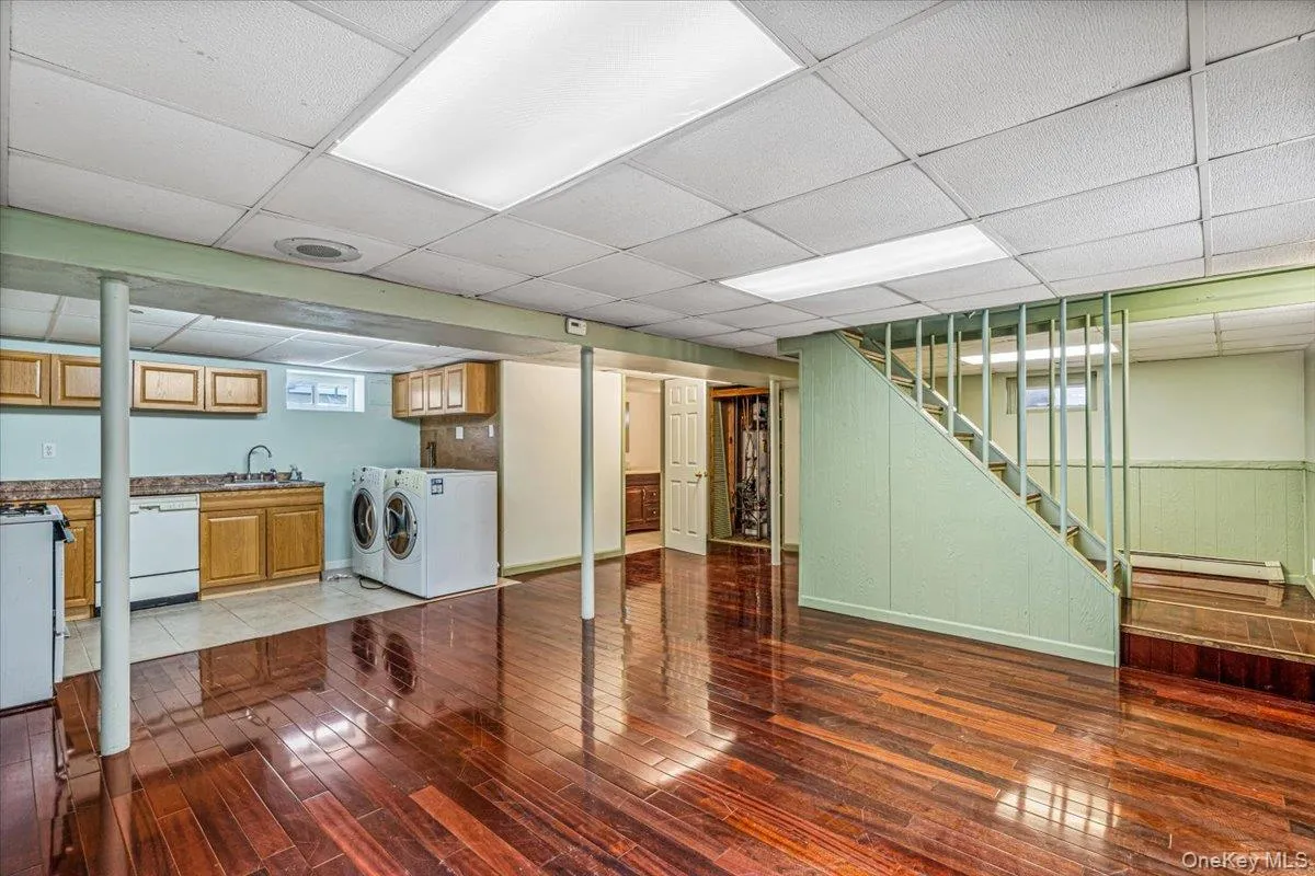 85-12 248th Street, New York, NY, 3 Bedrooms Bedrooms, 10 Rooms Rooms,3 BathroomsBathrooms,Residential,For Rent,248th,0,KEY1001961 85-12 248th Street, New York, NY, 3 Bedrooms Bedrooms, 10 Rooms Rooms,3 BathroomsBathrooms,Residential,For Rent,248th,0,KEY1001961