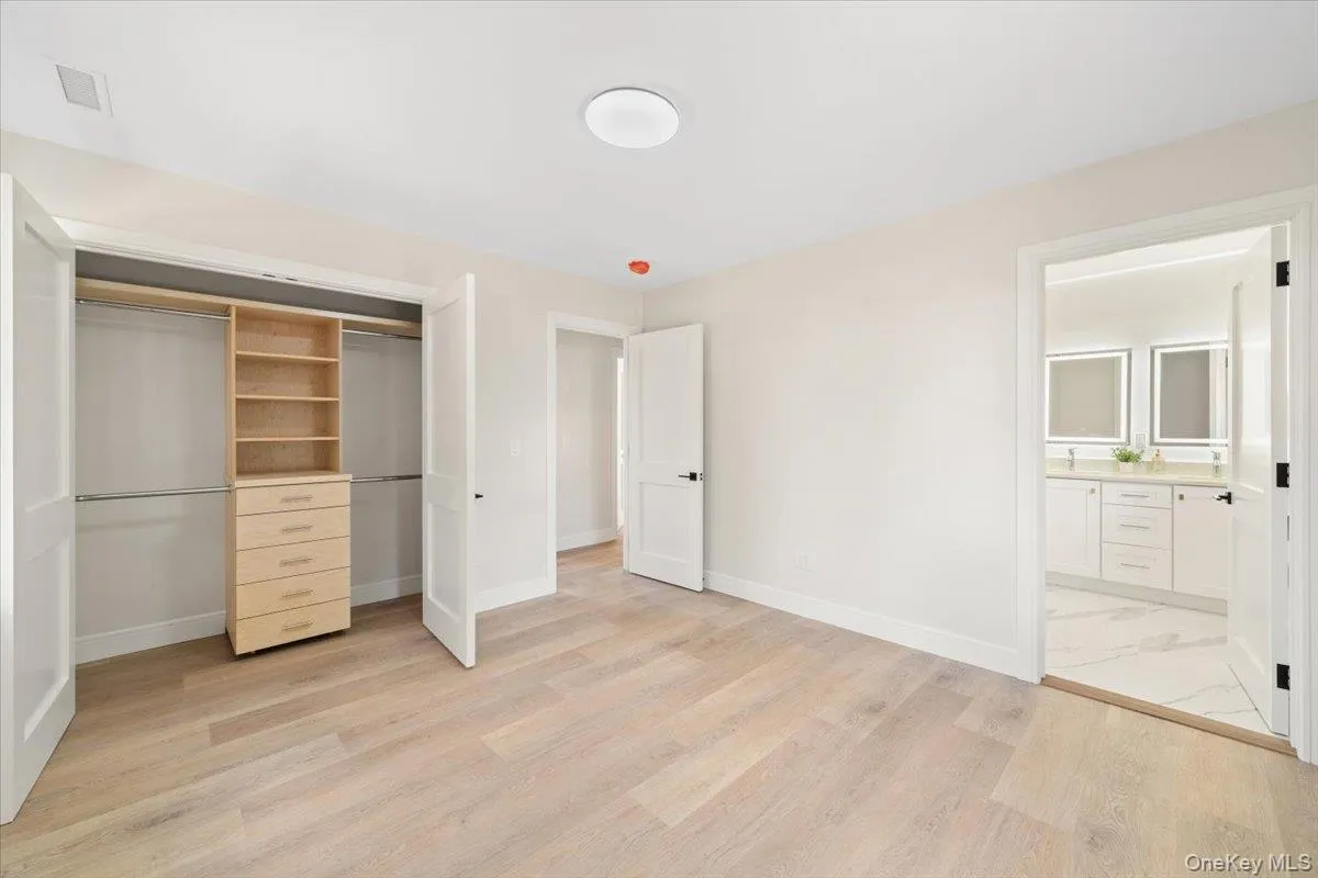 395 5th Avenue, New Rochelle, NY, 3 Bedrooms Bedrooms, 7 Rooms Rooms,3 BathroomsBathrooms,Residential Lease,For Rent,5th,0,1001964 395 5th Avenue, New Rochelle, NY, 3 Bedrooms Bedrooms, 7 Rooms Rooms,3 BathroomsBathrooms,Residential Lease,For Rent,5th,0,1001964