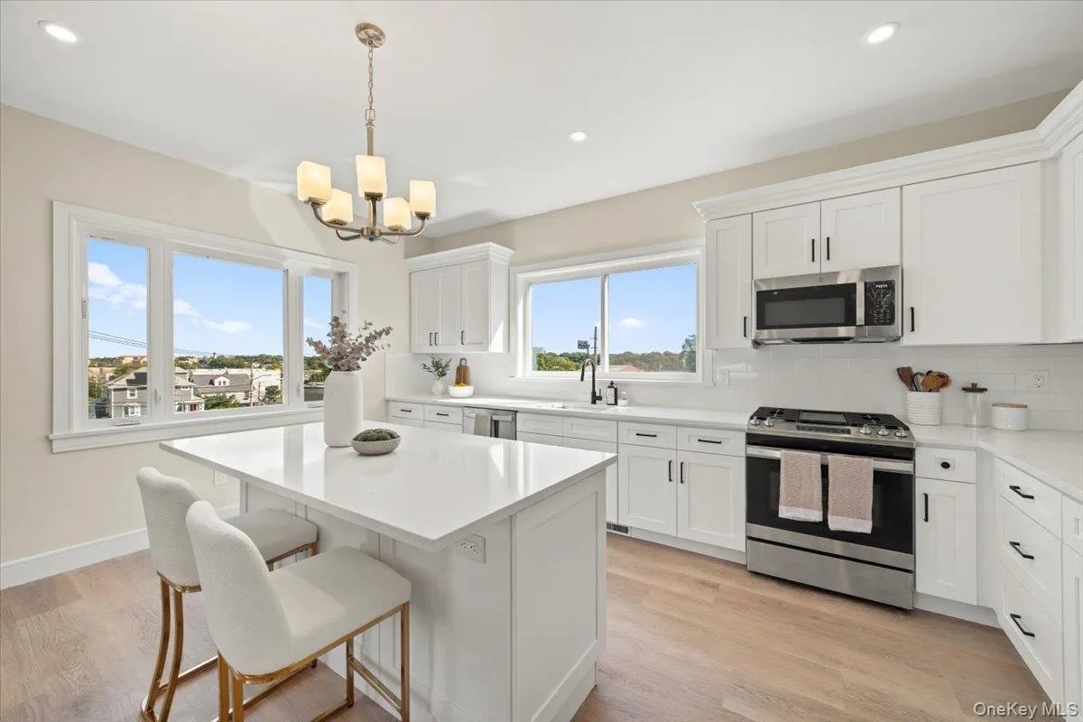 395 5th Avenue, New Rochelle, NY, 3 Bedrooms Bedrooms, 7 Rooms Rooms,3 BathroomsBathrooms,Residential Lease,For Rent,5th,0,1001964 395 5th Avenue, New Rochelle, NY, 3 Bedrooms Bedrooms, 7 Rooms Rooms,3 BathroomsBathrooms,Residential Lease,For Rent,5th,0,1001964