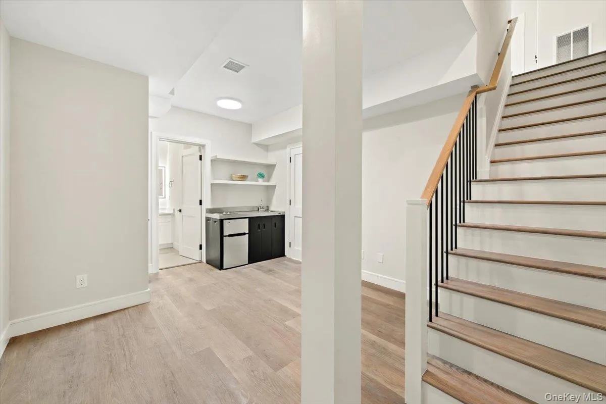 395 5th Avenue, New Rochelle, NY, 3 Bedrooms Bedrooms, 7 Rooms Rooms,3 BathroomsBathrooms,Residential Lease,For Rent,5th,0,1001964 395 5th Avenue, New Rochelle, NY, 3 Bedrooms Bedrooms, 7 Rooms Rooms,3 BathroomsBathrooms,Residential Lease,For Rent,5th,0,1001964