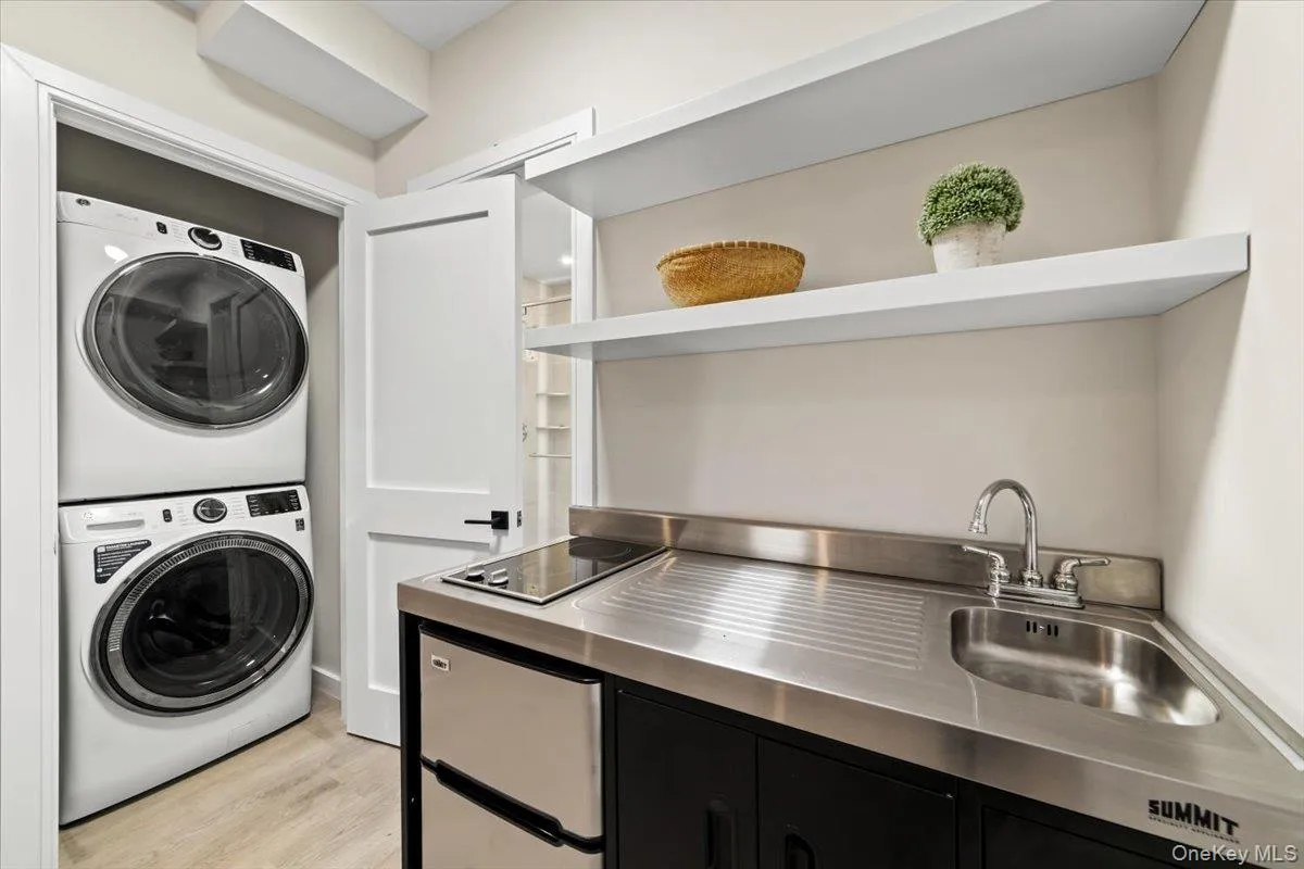 395 5th Avenue, New Rochelle, NY, 3 Bedrooms Bedrooms, 7 Rooms Rooms,3 BathroomsBathrooms,Residential Lease,For Rent,5th,0,1001964 395 5th Avenue, New Rochelle, NY, 3 Bedrooms Bedrooms, 7 Rooms Rooms,3 BathroomsBathrooms,Residential Lease,For Rent,5th,0,1001964
