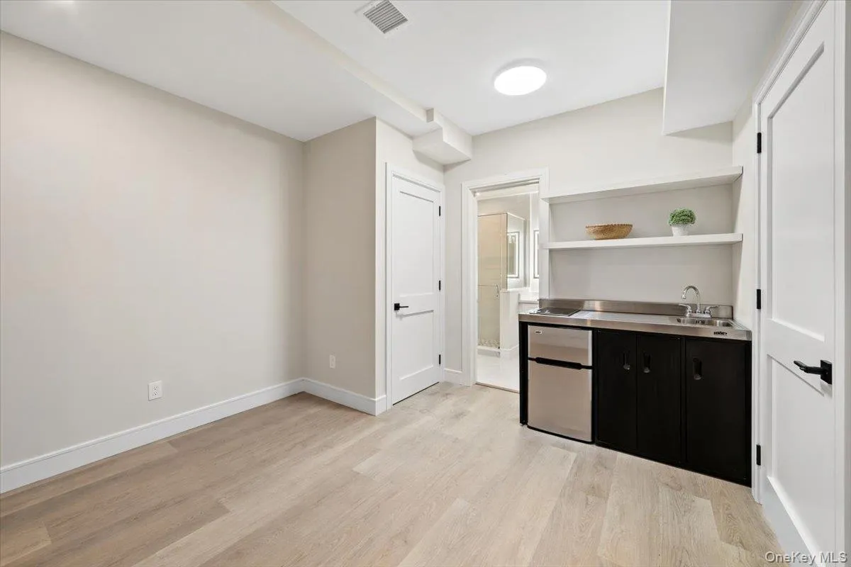 395 5th Avenue, New Rochelle, NY, 3 Bedrooms Bedrooms, 7 Rooms Rooms,3 BathroomsBathrooms,Residential Lease,For Rent,5th,0,1001964 395 5th Avenue, New Rochelle, NY, 3 Bedrooms Bedrooms, 7 Rooms Rooms,3 BathroomsBathrooms,Residential Lease,For Rent,5th,0,1001964