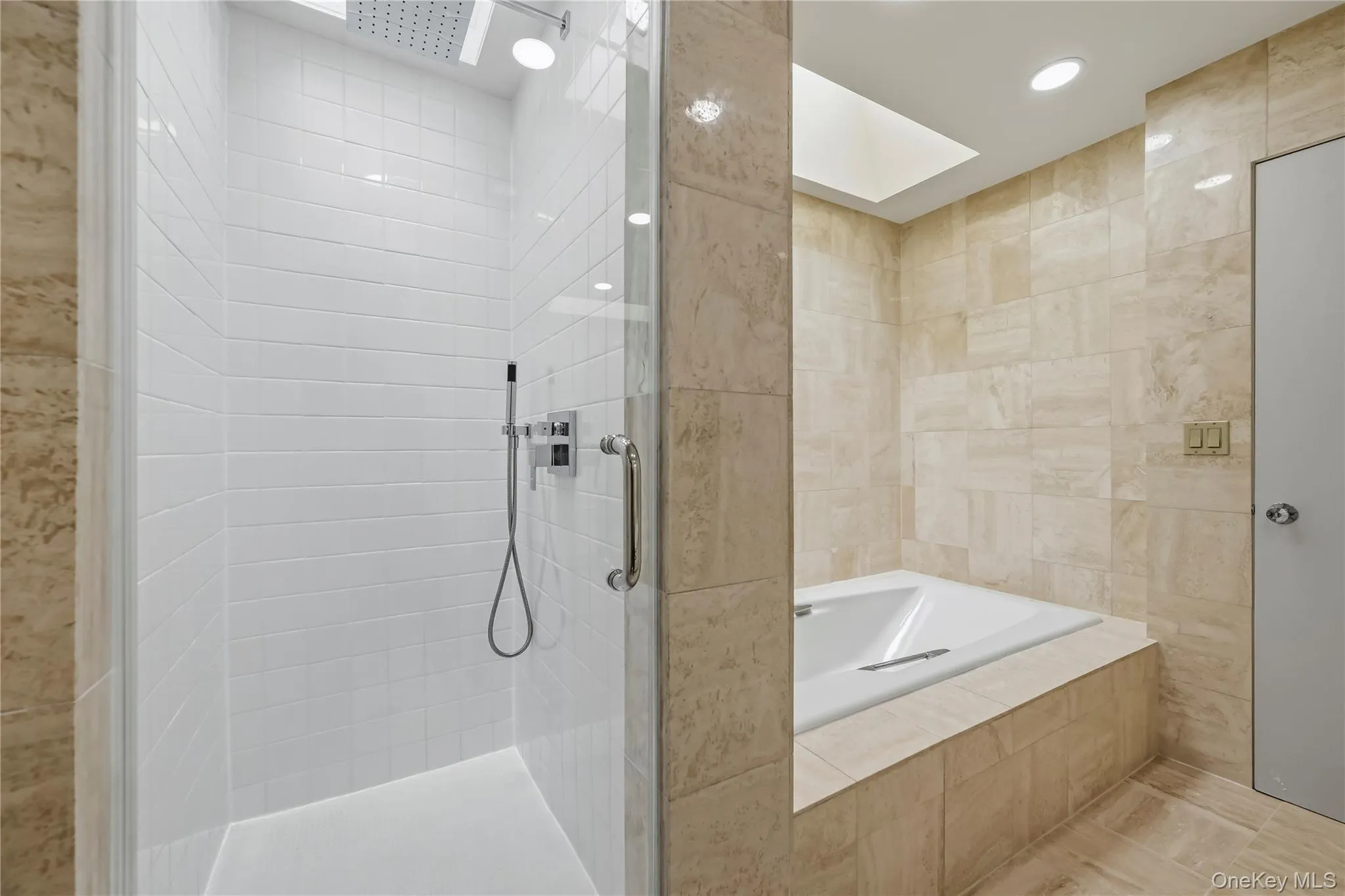 Master Bathroom Master Bathroom