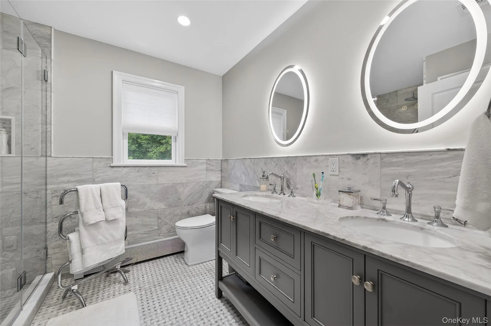 14 Mayfair Drive, Huntington, NY, 5 Bedrooms Bedrooms, 9 Rooms Rooms,5 BathroomsBathrooms,Residential,For Rent,Mayfair,0,1001975 14 Mayfair Drive, Huntington, NY, 5 Bedrooms Bedrooms, 9 Rooms Rooms,5 BathroomsBathrooms,Residential,For Rent,Mayfair,0,1001975
