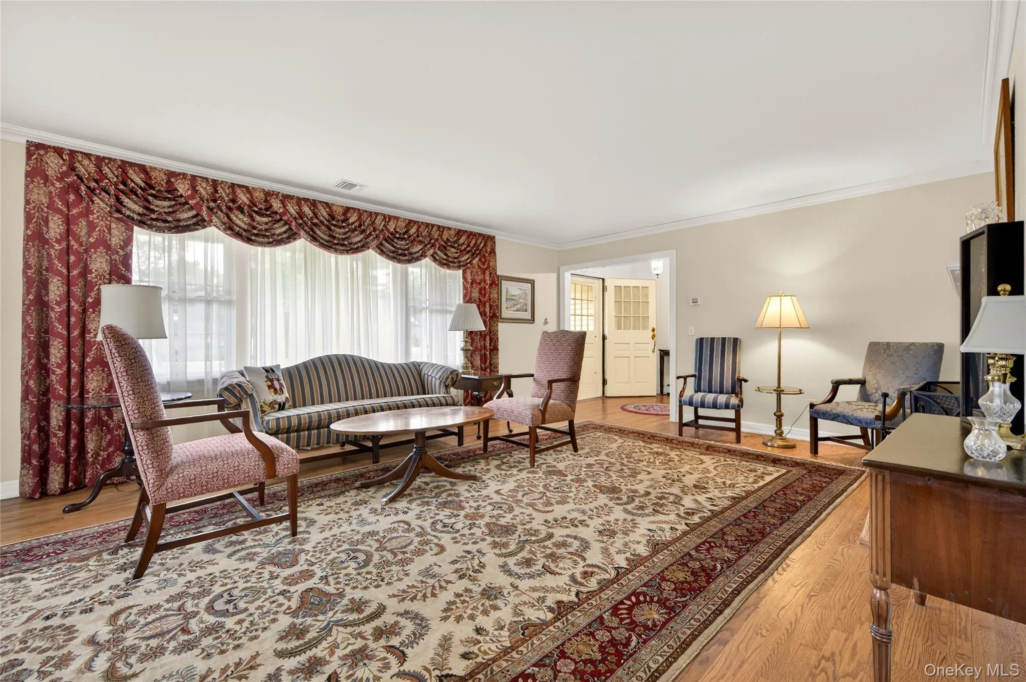 14 Mayfair Drive, Huntington, NY, 5 Bedrooms Bedrooms, 9 Rooms Rooms,5 BathroomsBathrooms,Residential,For Rent,Mayfair,0,1001975 14 Mayfair Drive, Huntington, NY, 5 Bedrooms Bedrooms, 9 Rooms Rooms,5 BathroomsBathrooms,Residential,For Rent,Mayfair,0,1001975