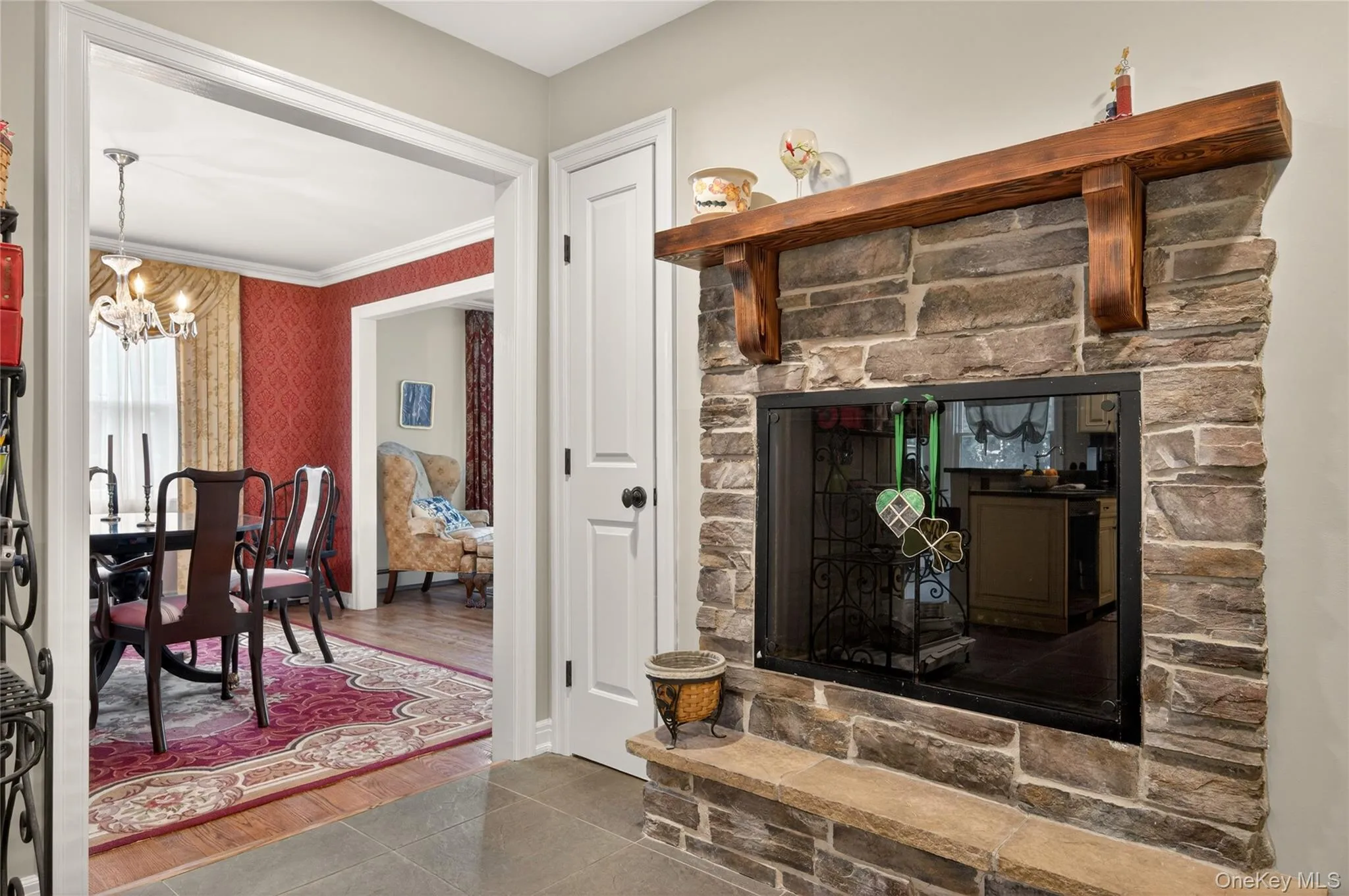 14 Mayfair Drive, Huntington, NY, 5 Bedrooms Bedrooms, 9 Rooms Rooms,5 BathroomsBathrooms,Residential,For Rent,Mayfair,0,1001975 14 Mayfair Drive, Huntington, NY, 5 Bedrooms Bedrooms, 9 Rooms Rooms,5 BathroomsBathrooms,Residential,For Rent,Mayfair,0,1001975
