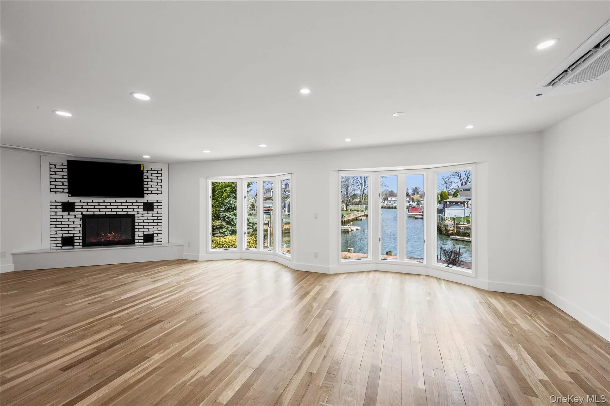 119 Alhambra Road, Oyster Bay, NY, 5 Bedrooms Bedrooms, 7 Rooms Rooms,3 BathroomsBathrooms,Residential,For Rent,Alhambra,0,1001978 119 Alhambra Road, Oyster Bay, NY, 5 Bedrooms Bedrooms, 7 Rooms Rooms,3 BathroomsBathrooms,Residential,For Rent,Alhambra,0,1001978