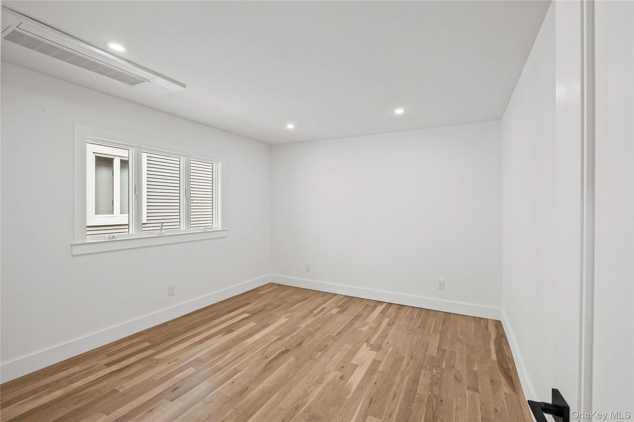 119 Alhambra Road, Oyster Bay, NY, 5 Bedrooms Bedrooms, 7 Rooms Rooms,3 BathroomsBathrooms,Residential,For Rent,Alhambra,0,1001978 119 Alhambra Road, Oyster Bay, NY, 5 Bedrooms Bedrooms, 7 Rooms Rooms,3 BathroomsBathrooms,Residential,For Rent,Alhambra,0,1001978
