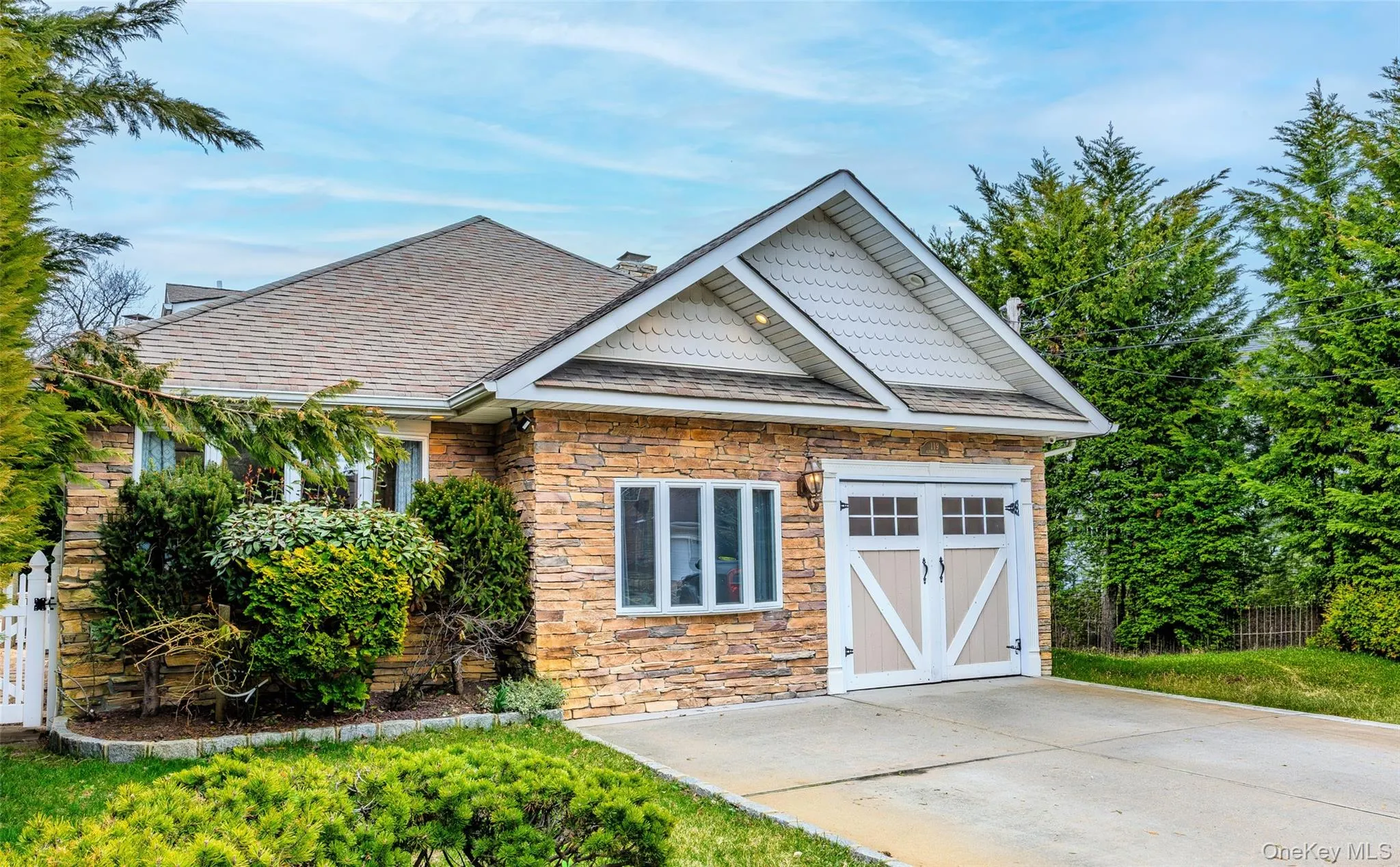 119 Alhambra Road, Oyster Bay, NY, 5 Bedrooms Bedrooms, 7 Rooms Rooms,3 BathroomsBathrooms,Residential,For Rent,Alhambra,0,1001978 119 Alhambra Road, Oyster Bay, NY, 5 Bedrooms Bedrooms, 7 Rooms Rooms,3 BathroomsBathrooms,Residential,For Rent,Alhambra,0,1001978