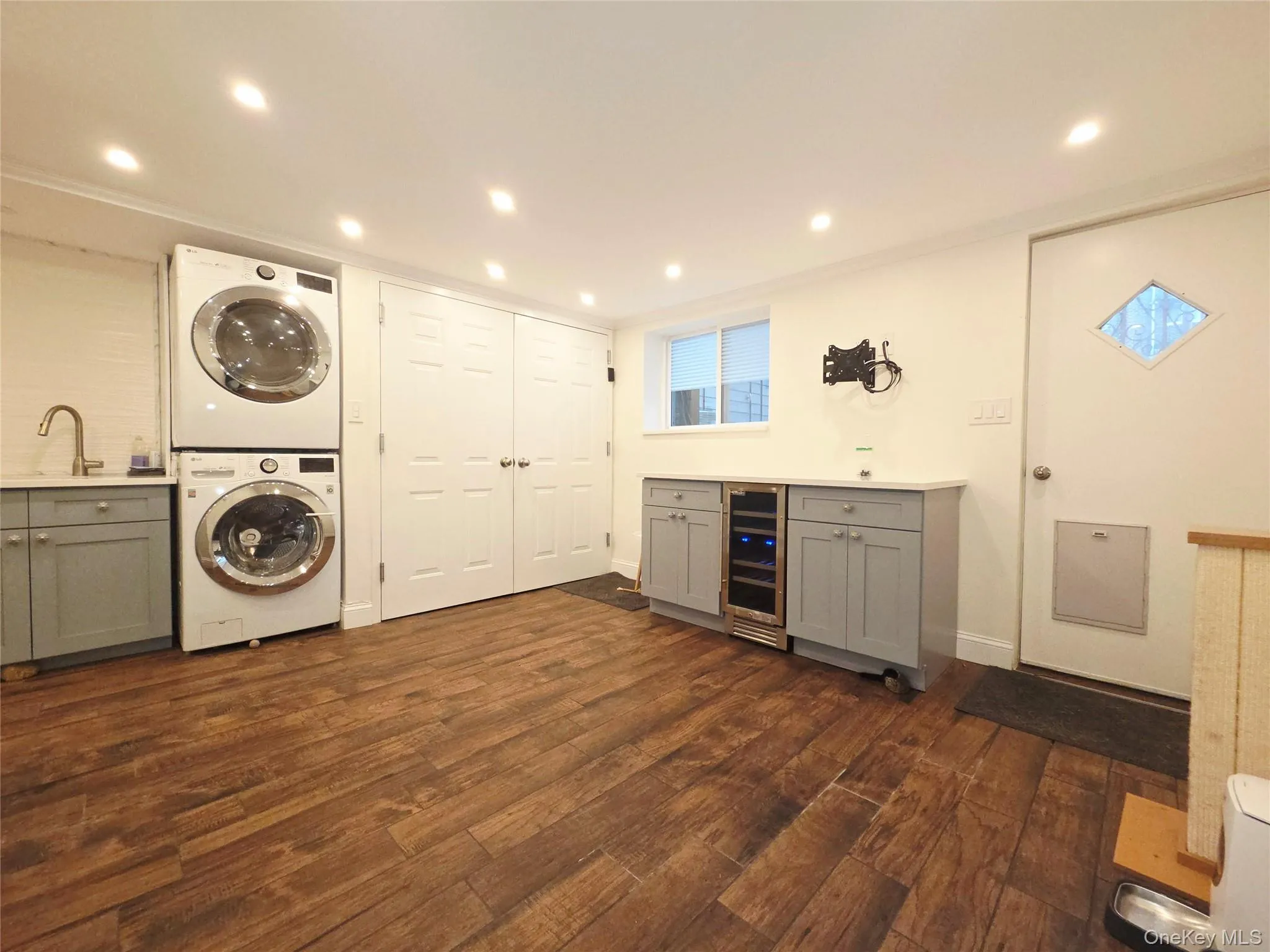 50-38 65th Street, New York, NY, 3 Bedrooms Bedrooms, 8 Rooms Rooms,2 BathroomsBathrooms,Residential,For Rent,65th,0,1001980 50-38 65th Street, New York, NY, 3 Bedrooms Bedrooms, 8 Rooms Rooms,2 BathroomsBathrooms,Residential,For Rent,65th,0,1001980
