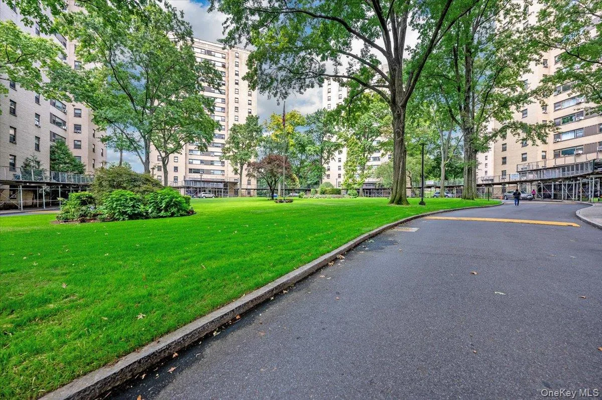 6 Fordham Hill Oval, New York, NY, 1 Bedroom Bedrooms, 4 Rooms Rooms,1 BathroomBathrooms,Residential Lease,For Rent,Fordham Hill,0,1001989 6 Fordham Hill Oval, New York, NY, 1 Bedroom Bedrooms, 4 Rooms Rooms,1 BathroomBathrooms,Residential Lease,For Rent,Fordham Hill,0,1001989