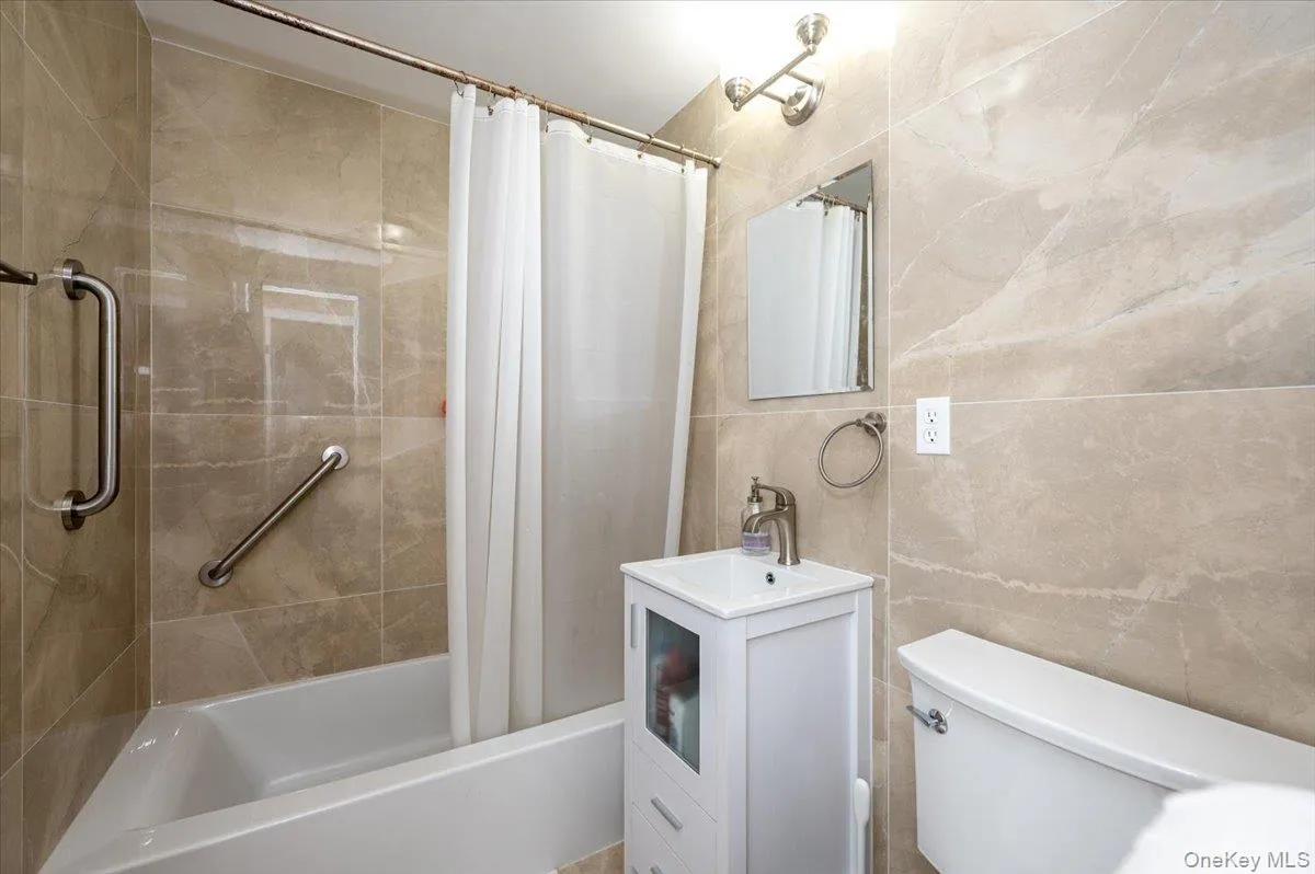 6 Fordham Hill Oval, New York, NY, 1 Bedroom Bedrooms, 4 Rooms Rooms,1 BathroomBathrooms,Residential Lease,For Rent,Fordham Hill,0,1001989 6 Fordham Hill Oval, New York, NY, 1 Bedroom Bedrooms, 4 Rooms Rooms,1 BathroomBathrooms,Residential Lease,For Rent,Fordham Hill,0,1001989