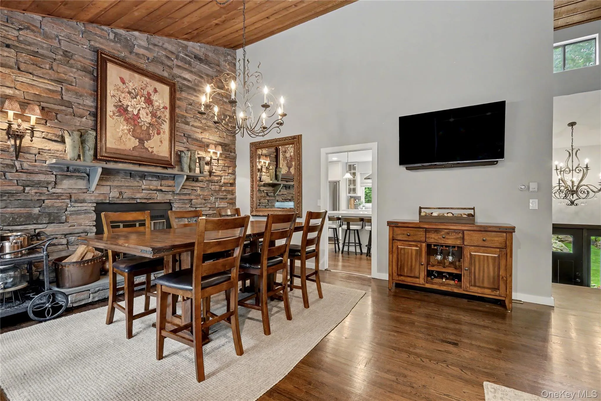 Expansive open floor plan provides natural flow for entertaining, from casual get togethers to elegant dinner parties. Expansive open floor plan provides natural flow for entertaining, from casual get togethers to elegant dinner parties.