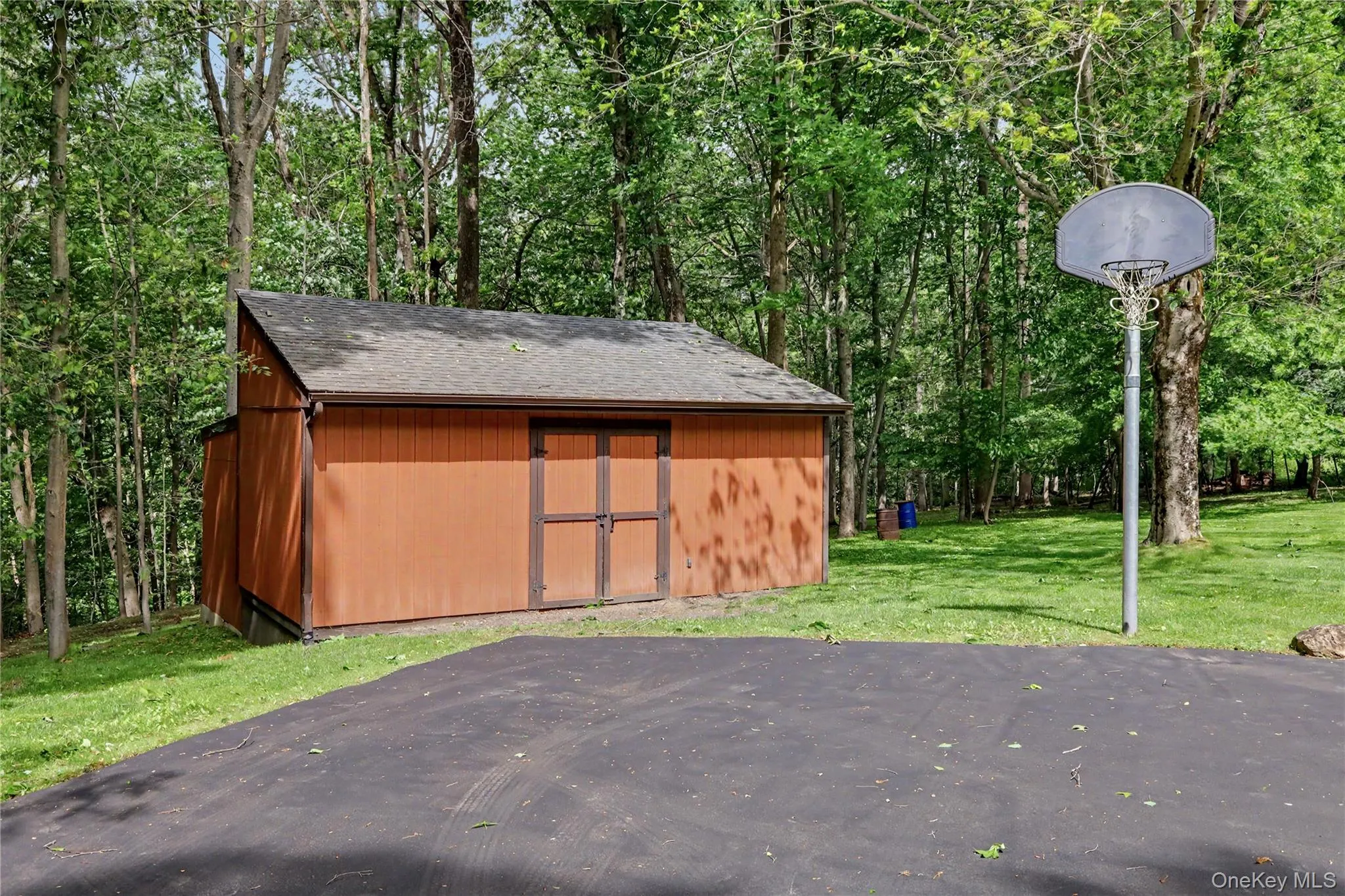 12 X 12 Contractors shed with loft and electric. Makes great artist studio or workshop. 12 X 12 Contractors shed with loft and electric. Makes great artist studio or workshop.